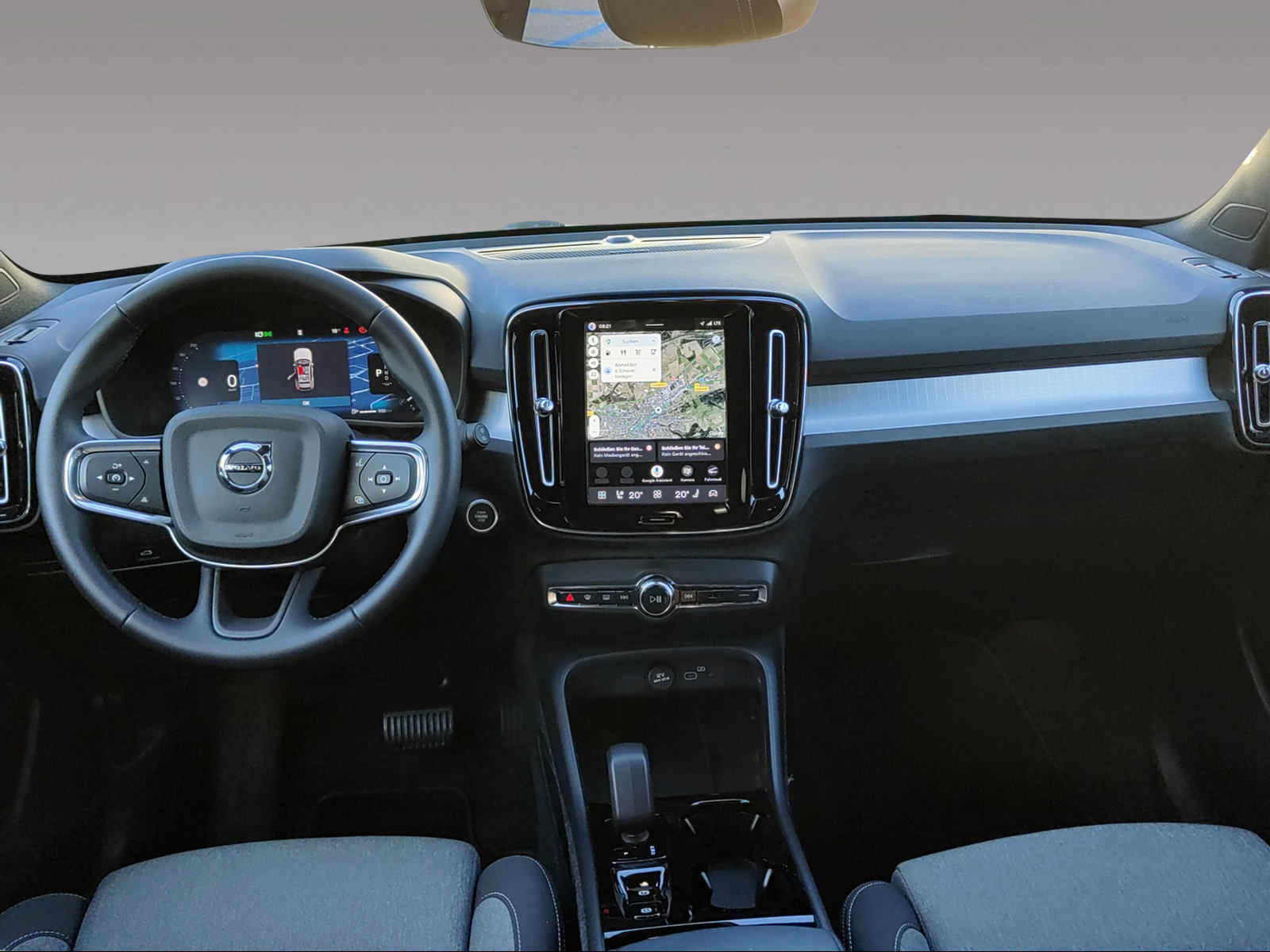 VOLVO XC40 2.0 B4 MH Plus Dark-image-8