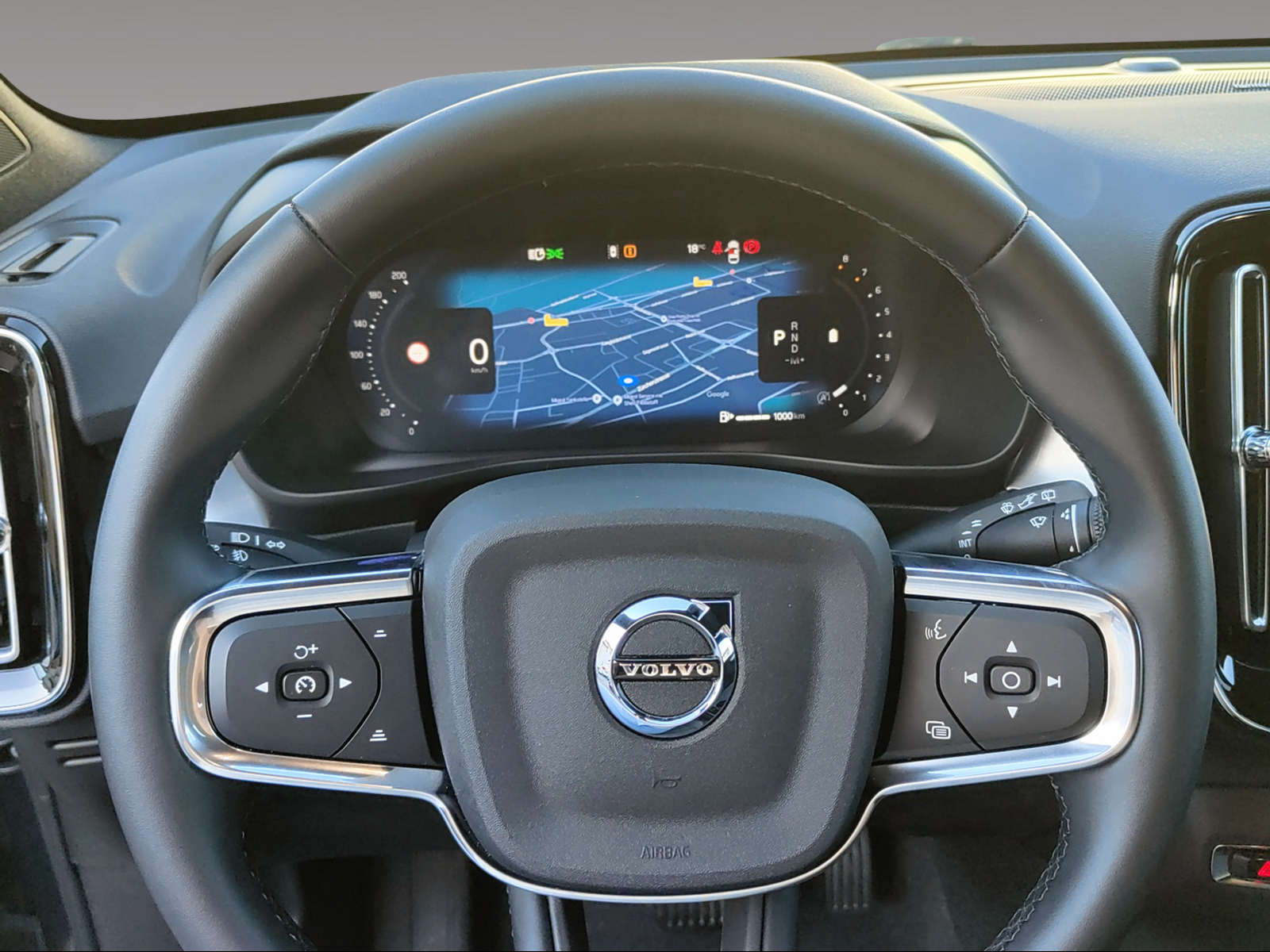 VOLVO XC40 2.0 B4 MH Plus Dark-image-11