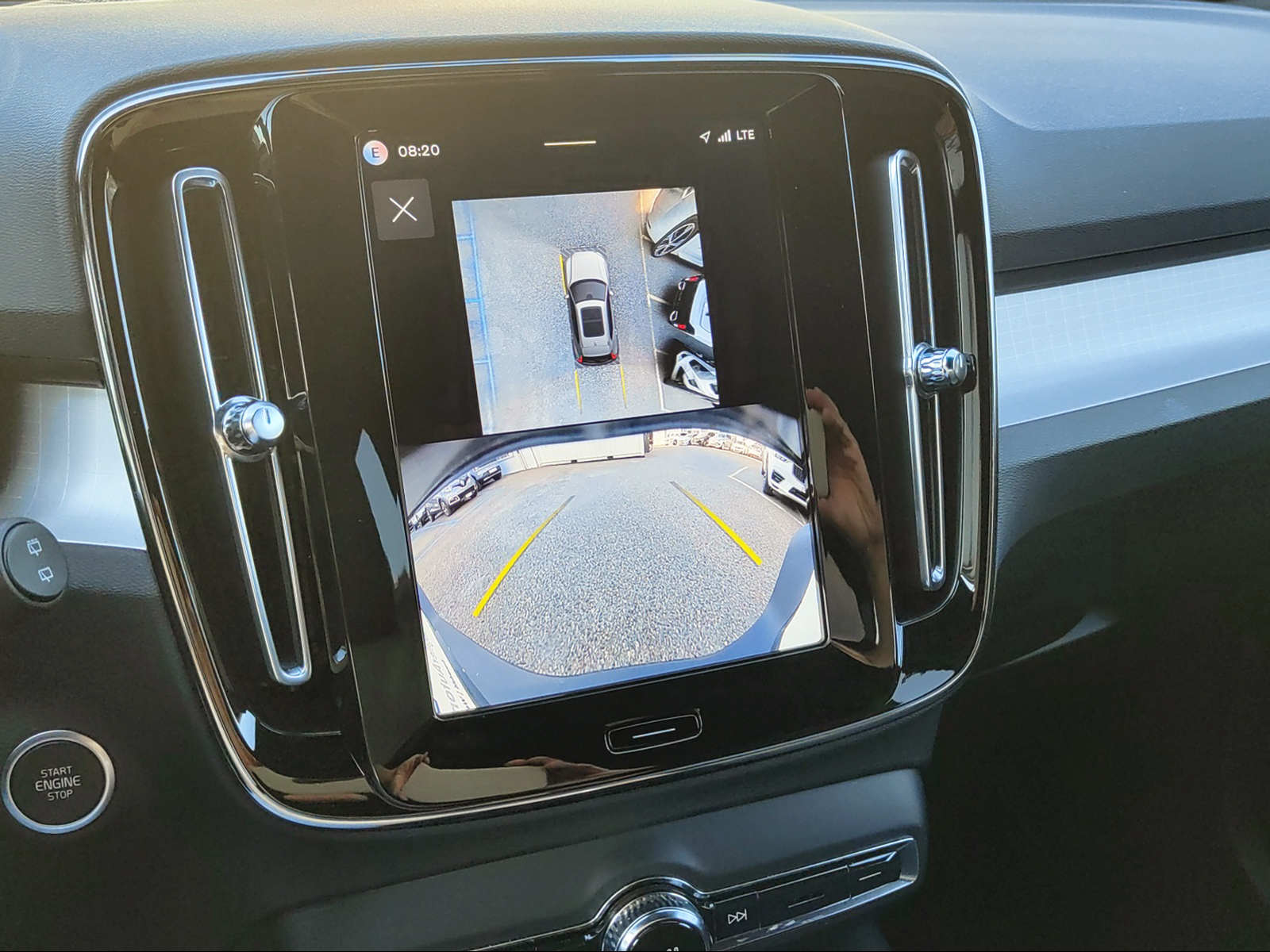VOLVO XC40 2.0 B4 MH Plus Dark-image-14