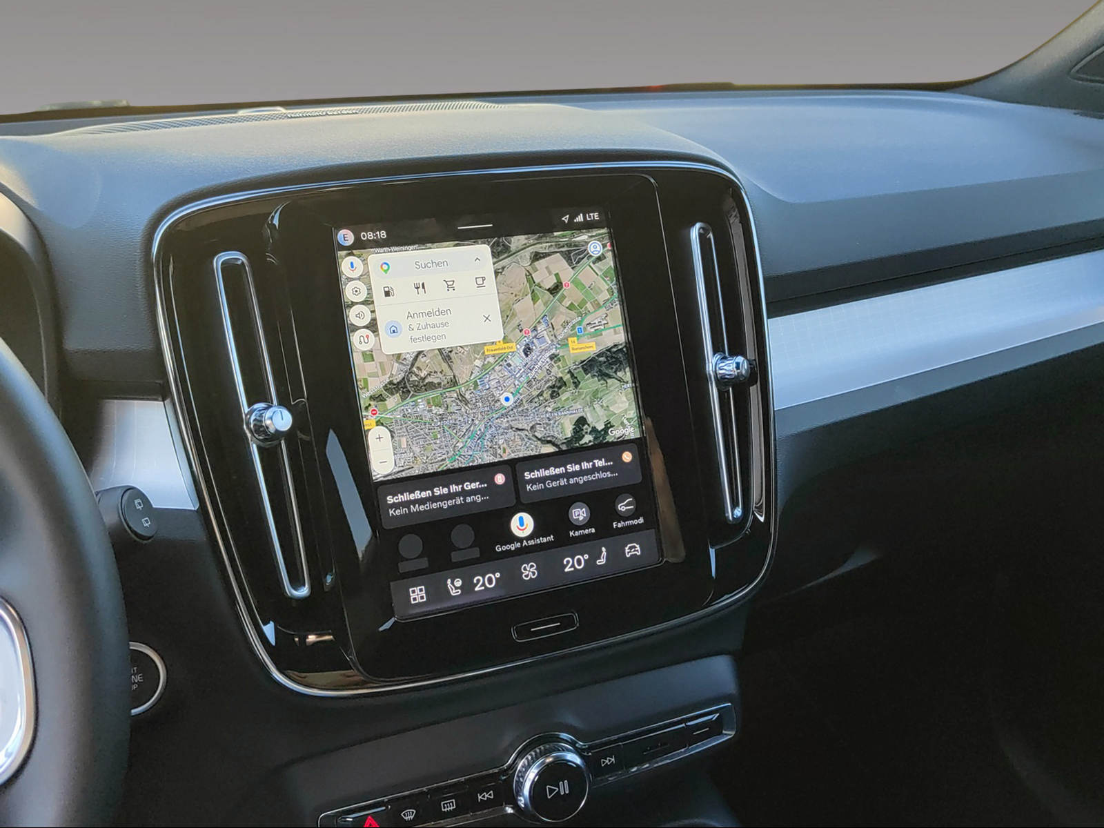 VOLVO XC40 2.0 B4 MH Plus Dark-image-13