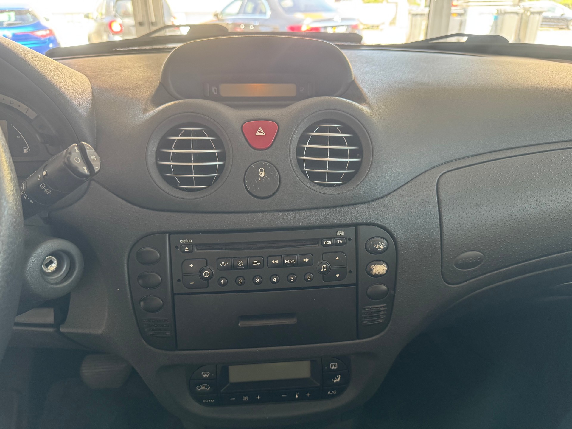 CITROEN C3 1.4i Exclusive-image-20