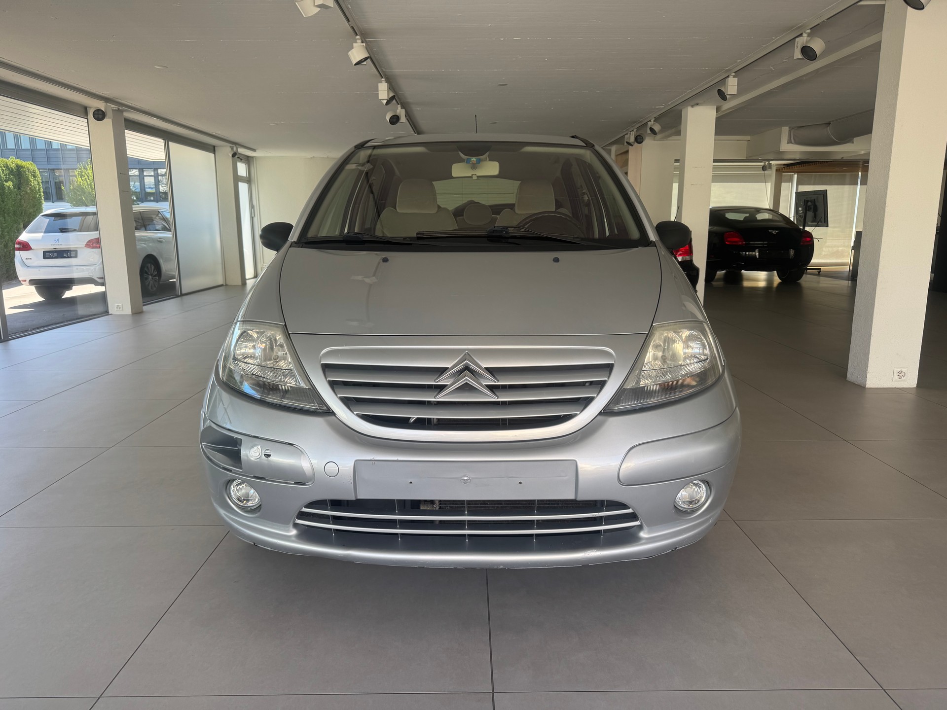 CITROEN C3 1.4i Exclusive-image-2