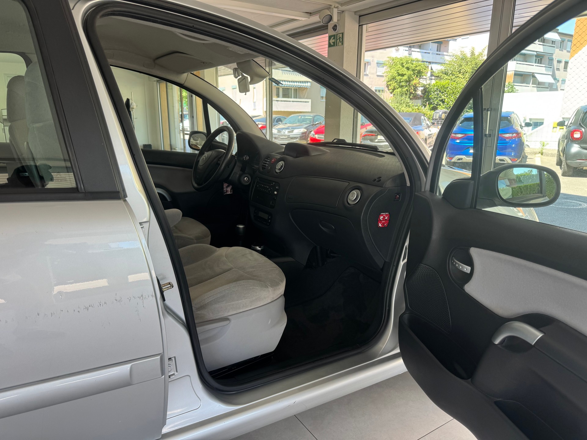 CITROEN C3 1.4i Exclusive-image-13