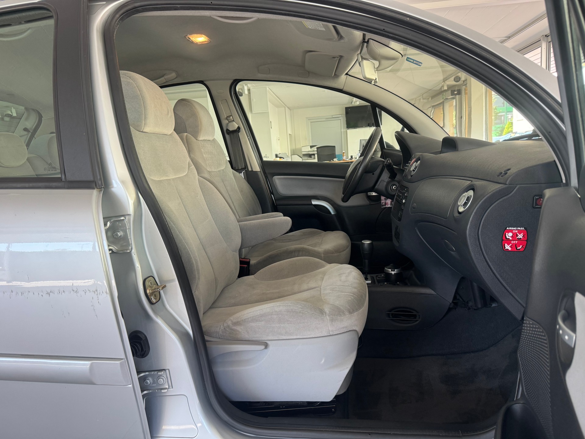 CITROEN C3 1.4i Exclusive-image-14
