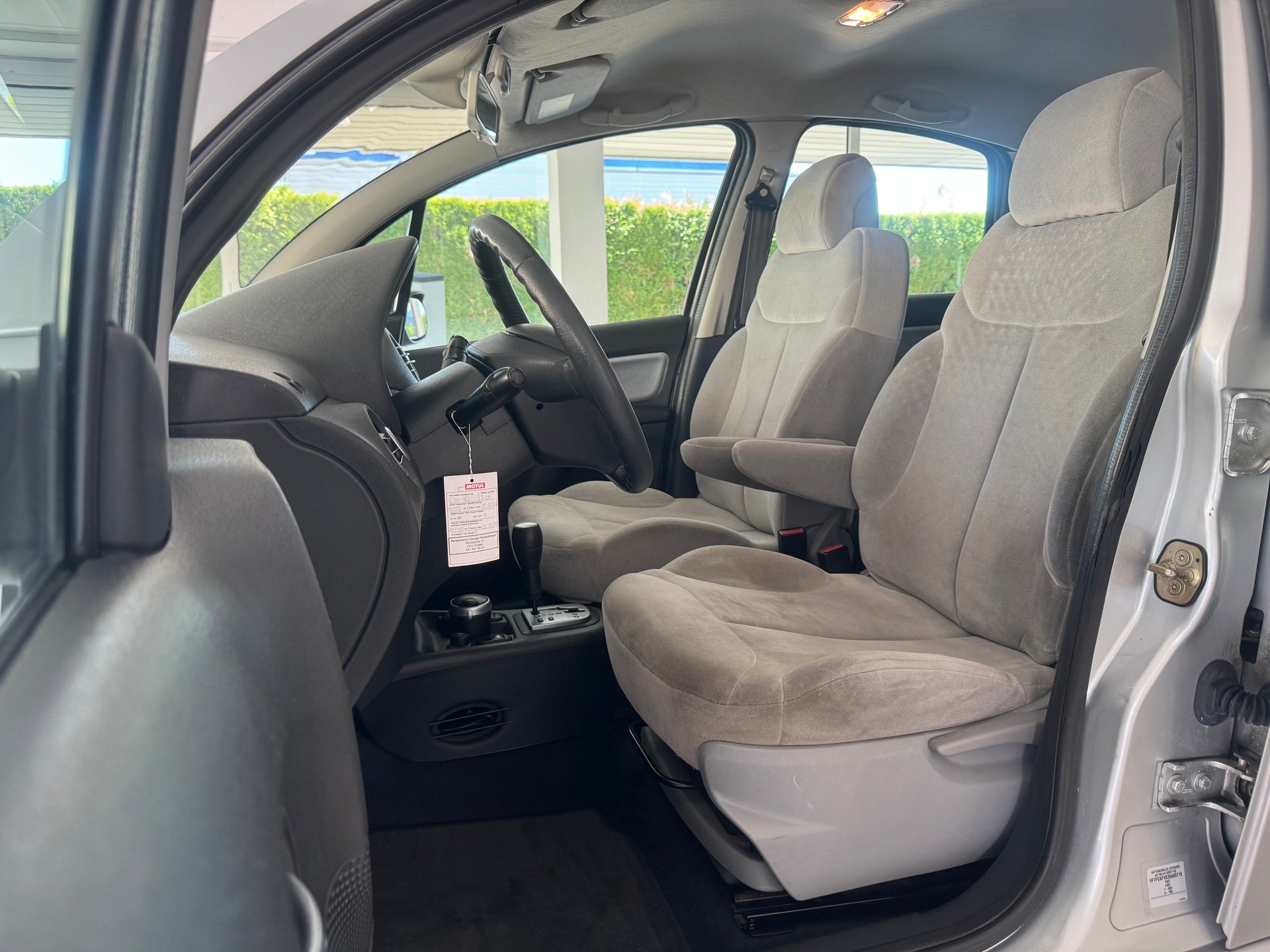 CITROEN C3 1.4i Exclusive-image-10