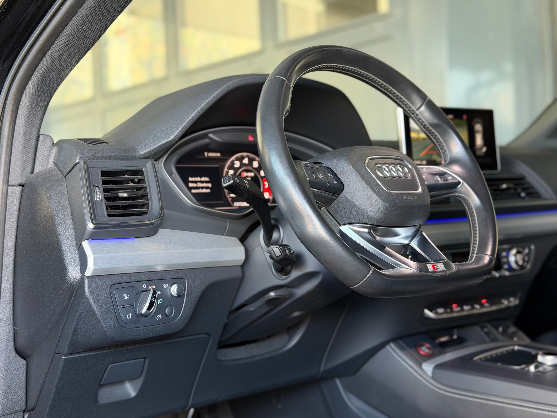 AUDI SQ5 3.0 TFSI quattro S-tronic-image-30
