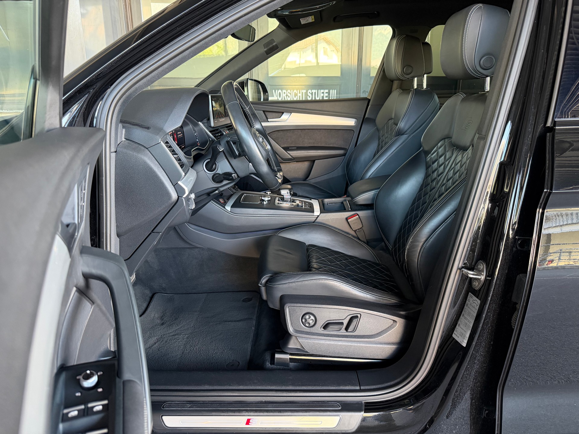 AUDI SQ5 3.0 TFSI quattro S-tronic-image-15
