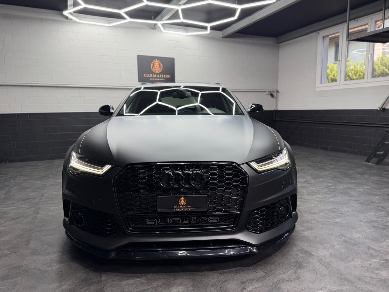 AUDI RS6 Avant 4.0 TFSI V8 performance quattro | CH-Auto | Lowide Wheels | Schiebedach | 360° Kamera | Grau Matt-image-1