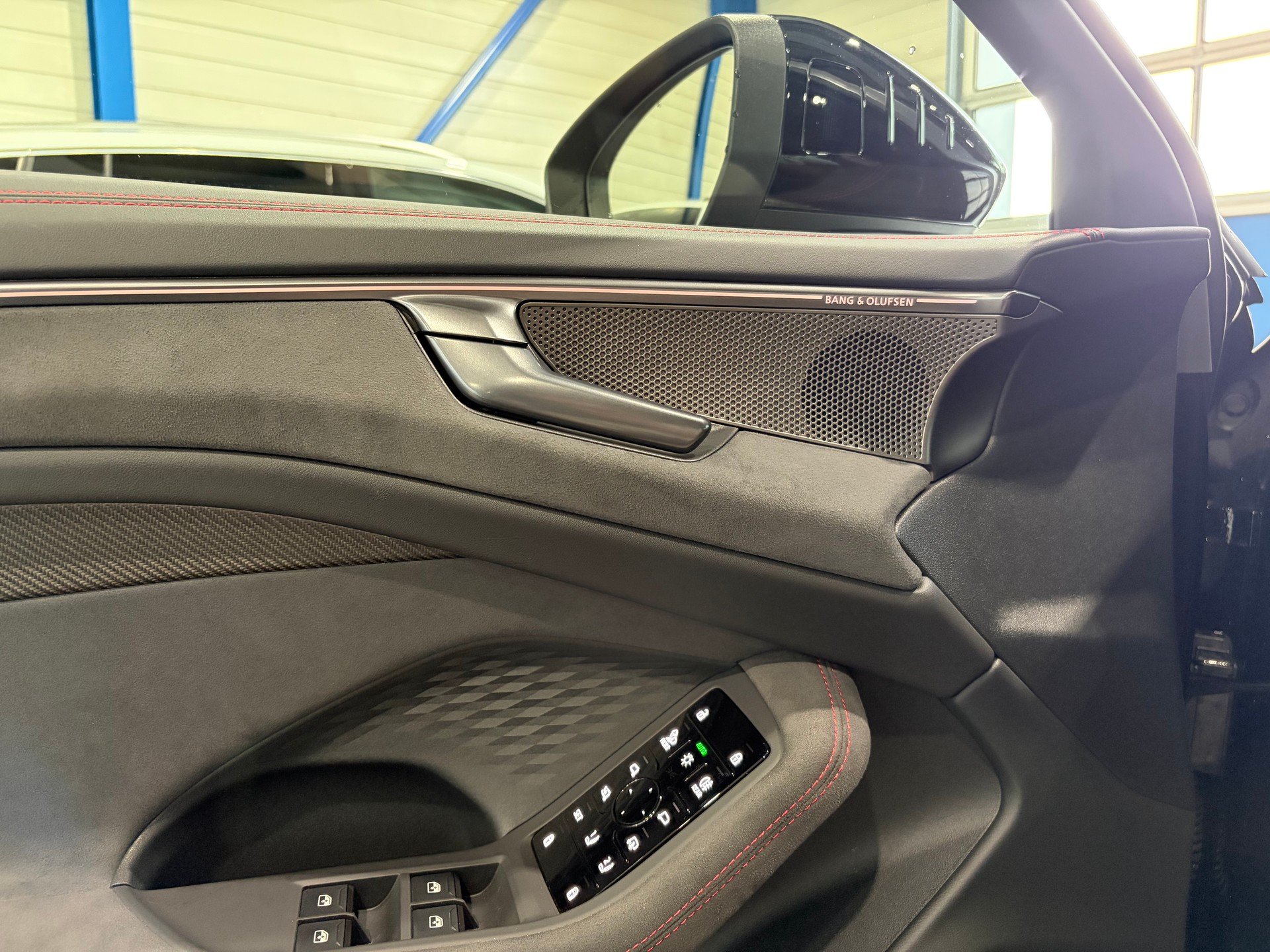 AUDI A6 Limousine TFSI quattro 270 kW**Panodach,S-Sportsitze,,B&O Sound, (5-Jahre Garantie),Np.129'000.-**-image-12