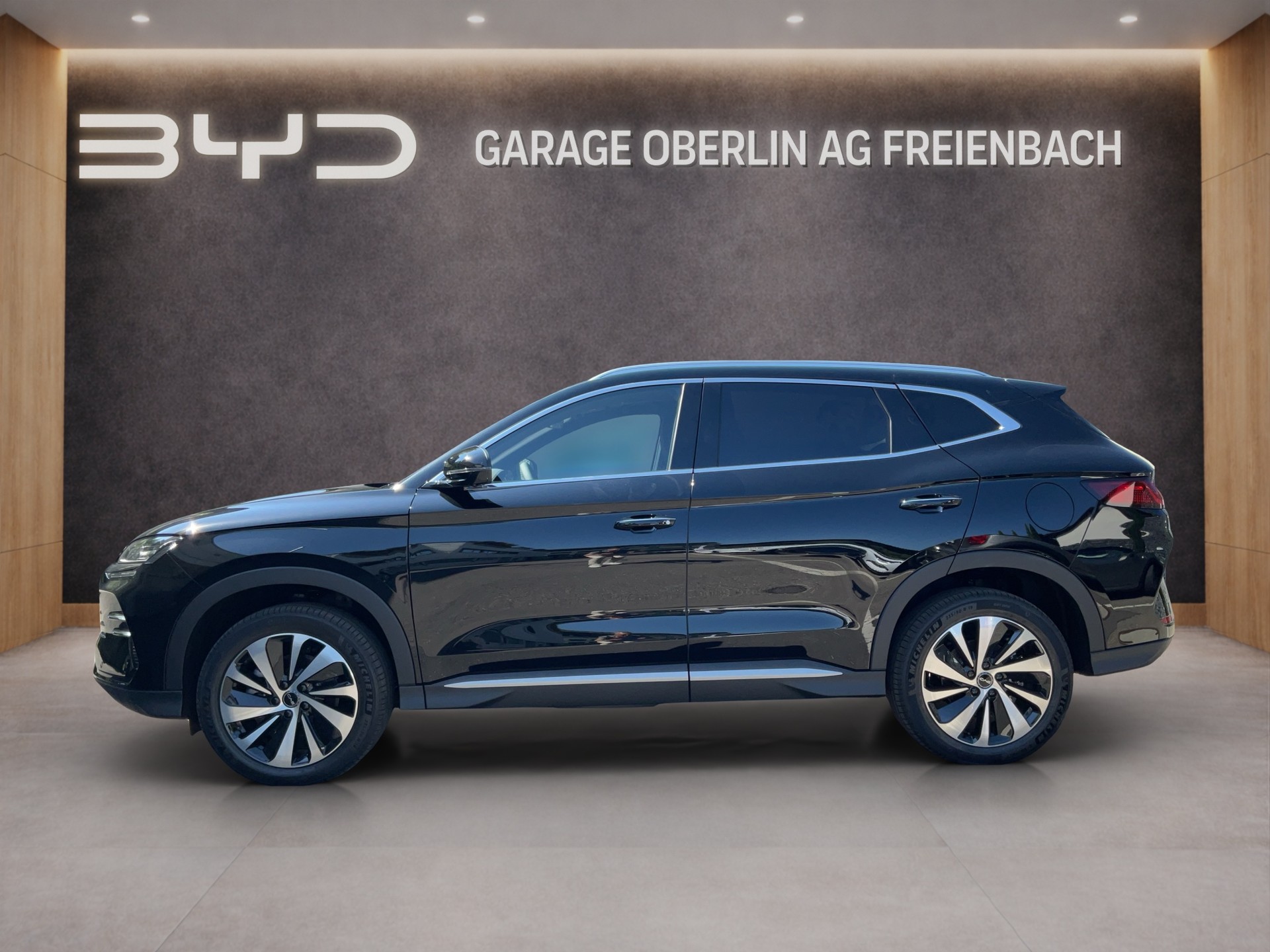 BYD Seal U DM-i Design AWD-showroom-element-2