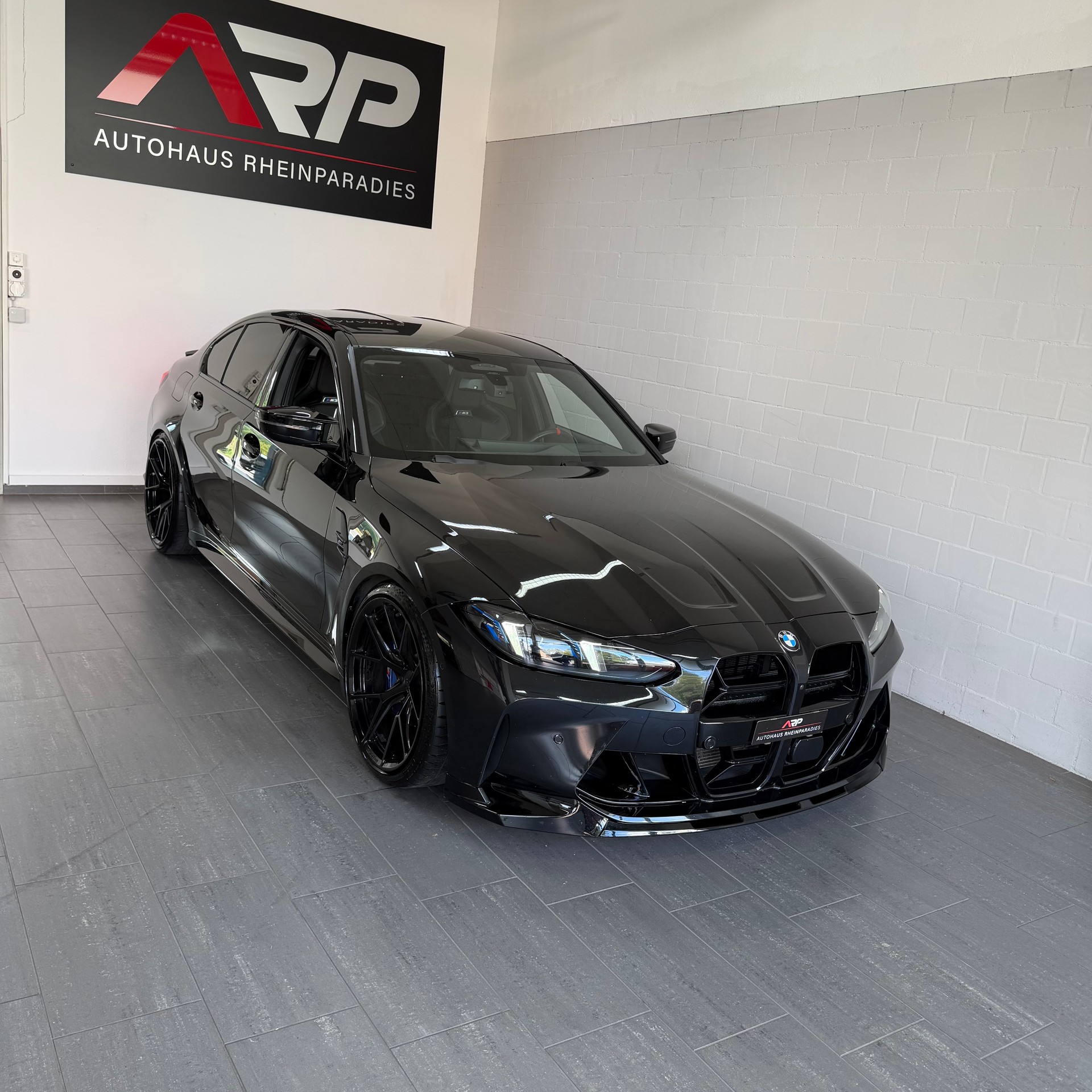 BMW M3 Competition M xDrive * Schalensitze * Carbondach * Headup * Harman Kardon *-image-0