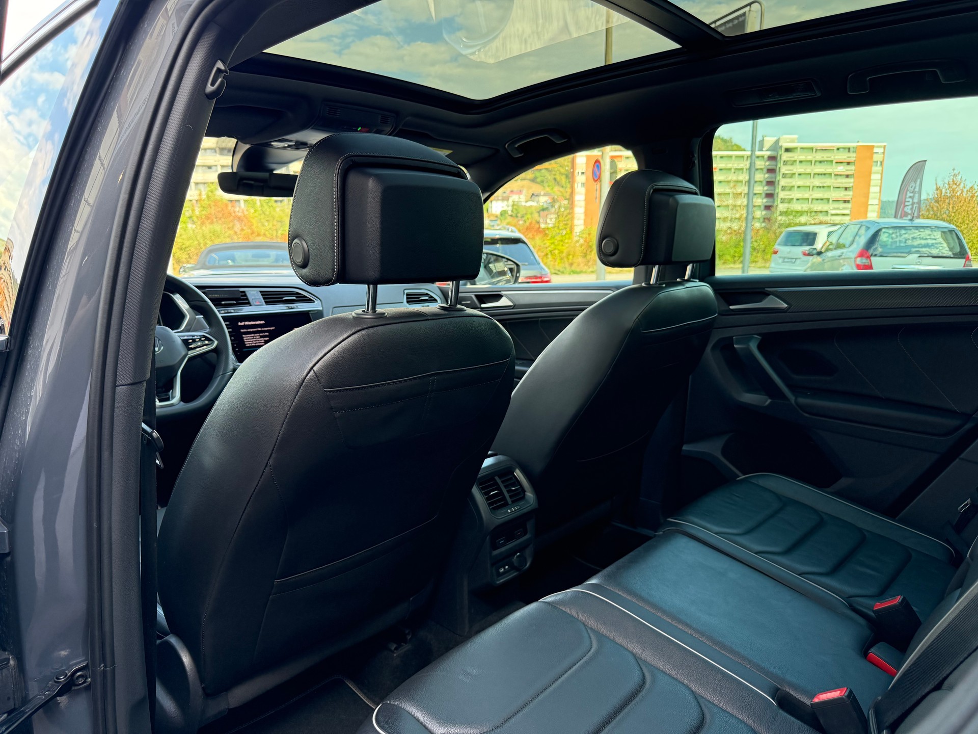 VW Tiguan 2.0TSI R-Line 4Motion DSG-image-7