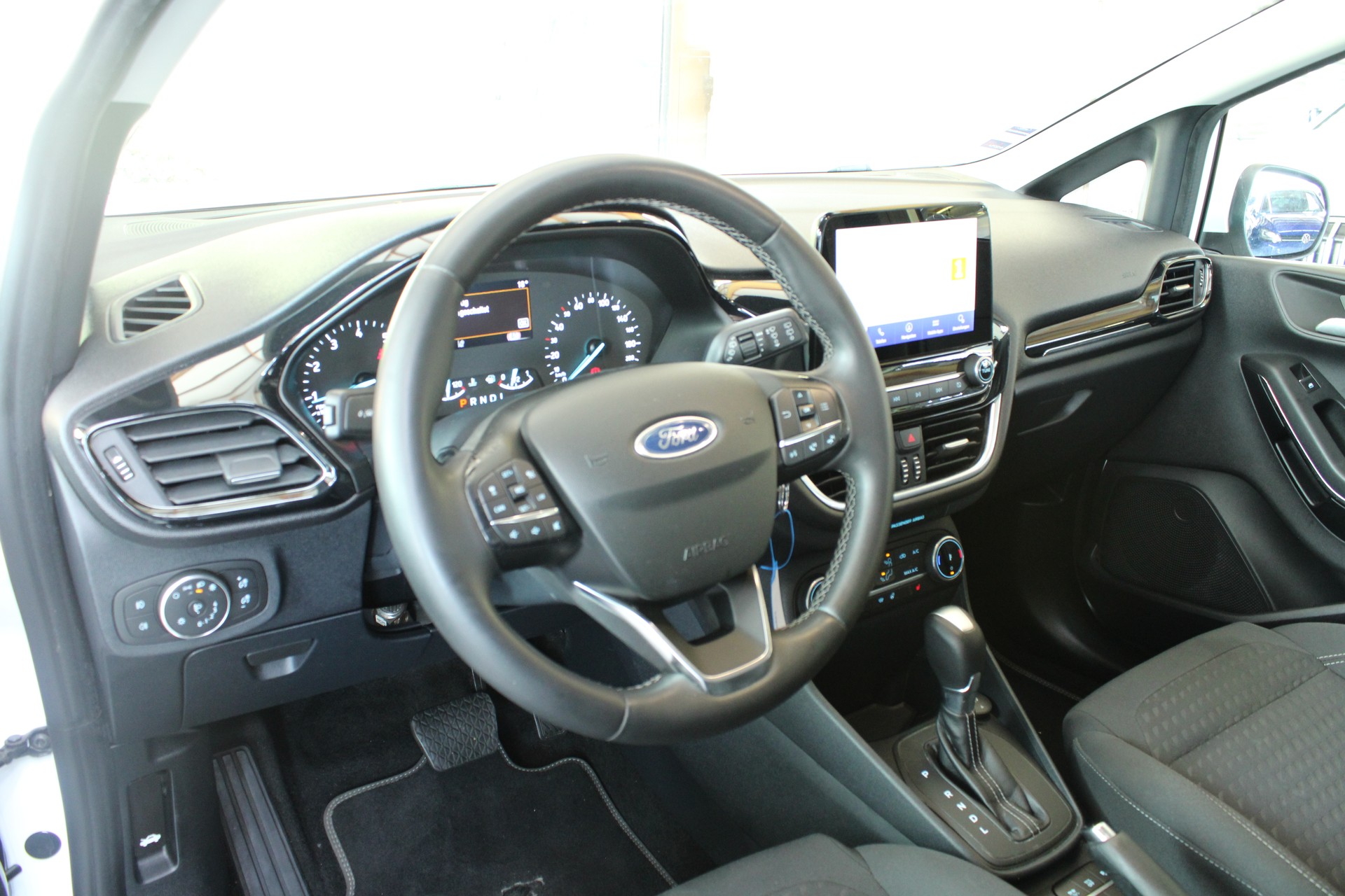 FORD Fiesta 1.0 SCTi MHEV ST Line X Automat-image-6