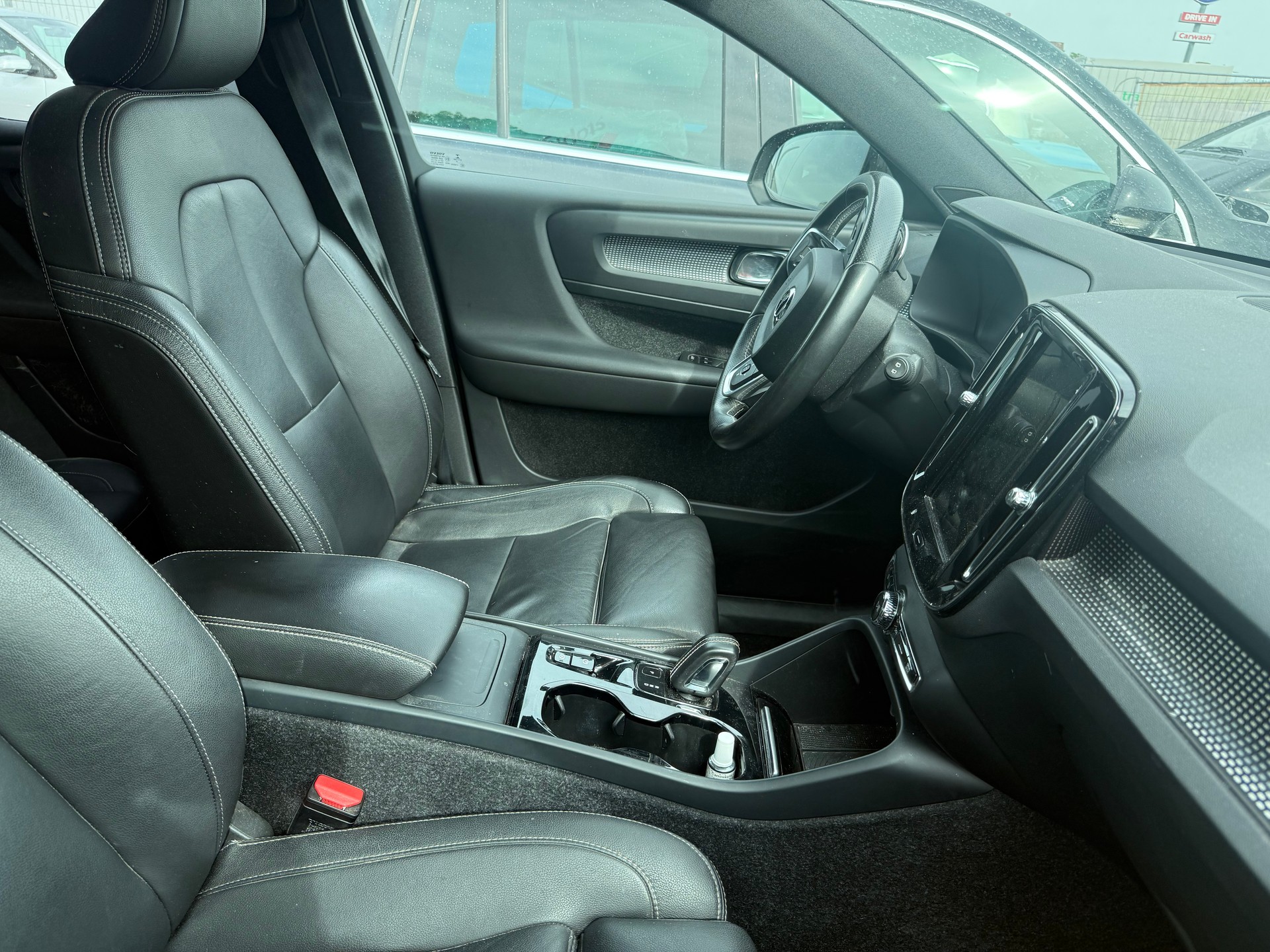 VOLVO XC40 T5 AWD Inscription Geartronic-image-4
