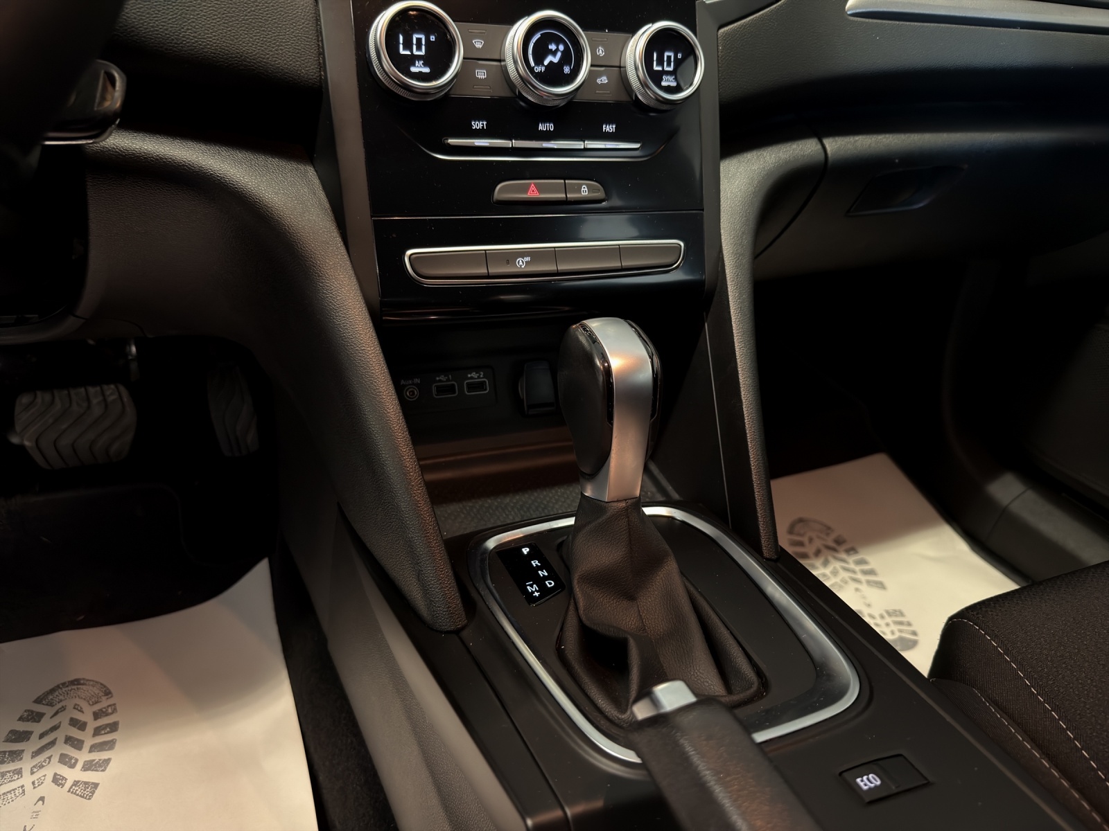 RENAULT Mégane Grandtour 1.3 16V Turbo Zen EDC-image-14