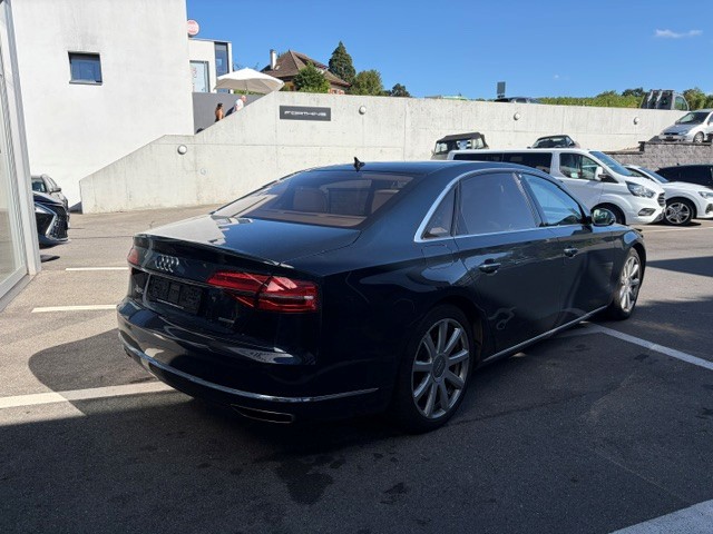 AUDI A8 4.2 V8 TDI quat. T-Tronic LWB-showroom-element-3
