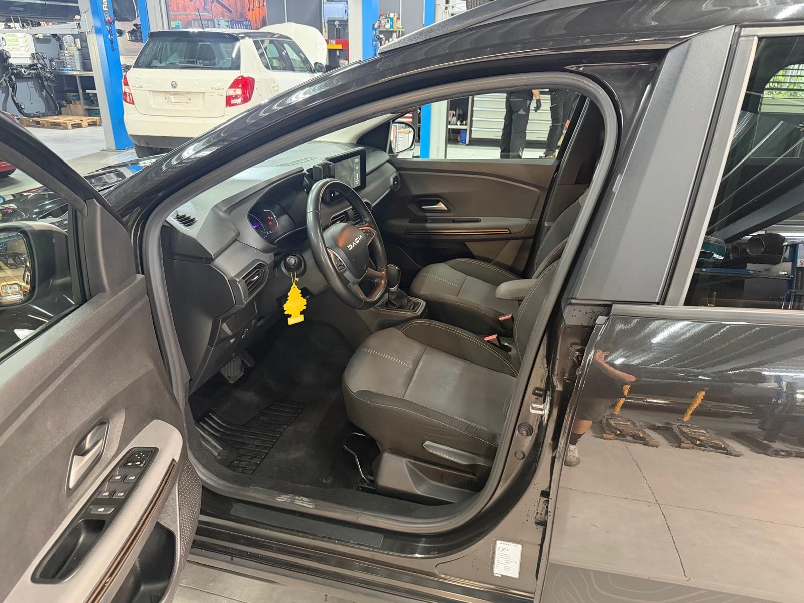 DACIA Jogger HEV 140 Expression-image-8