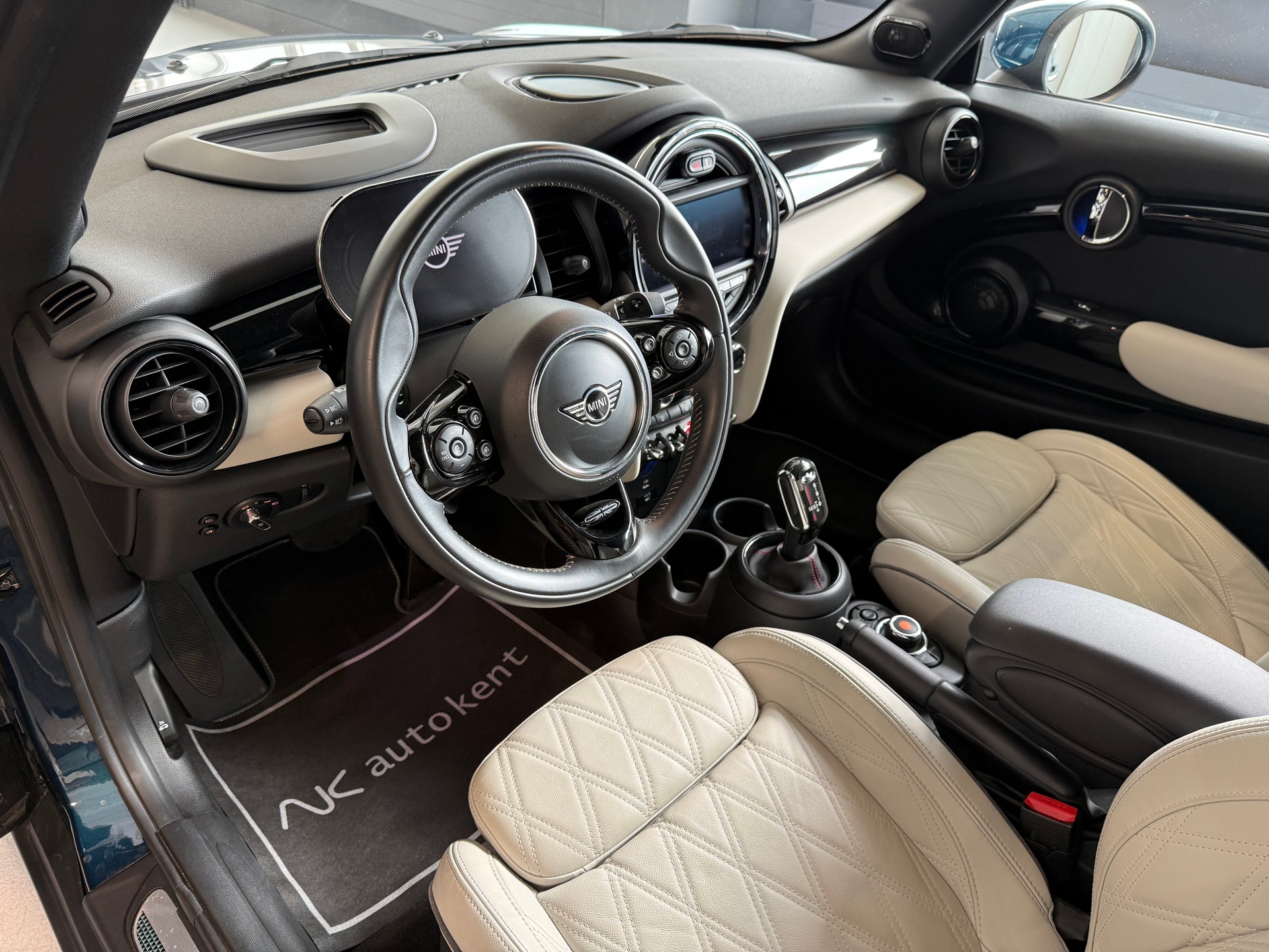 MINI Cooper S Cabriolet Sidewalk DKG-image-12
