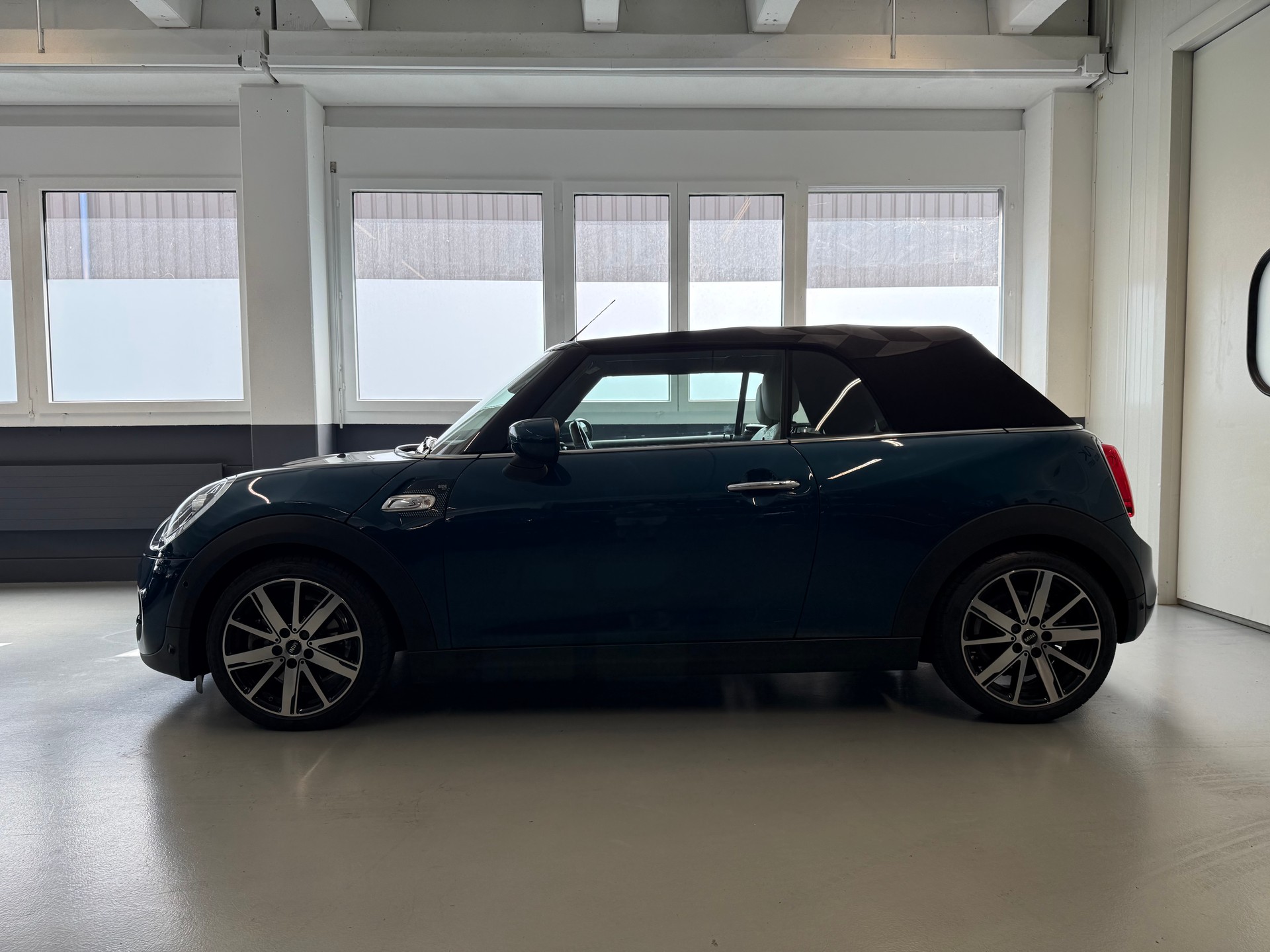 MINI Cooper S Cabriolet Sidewalk DKG-image-8