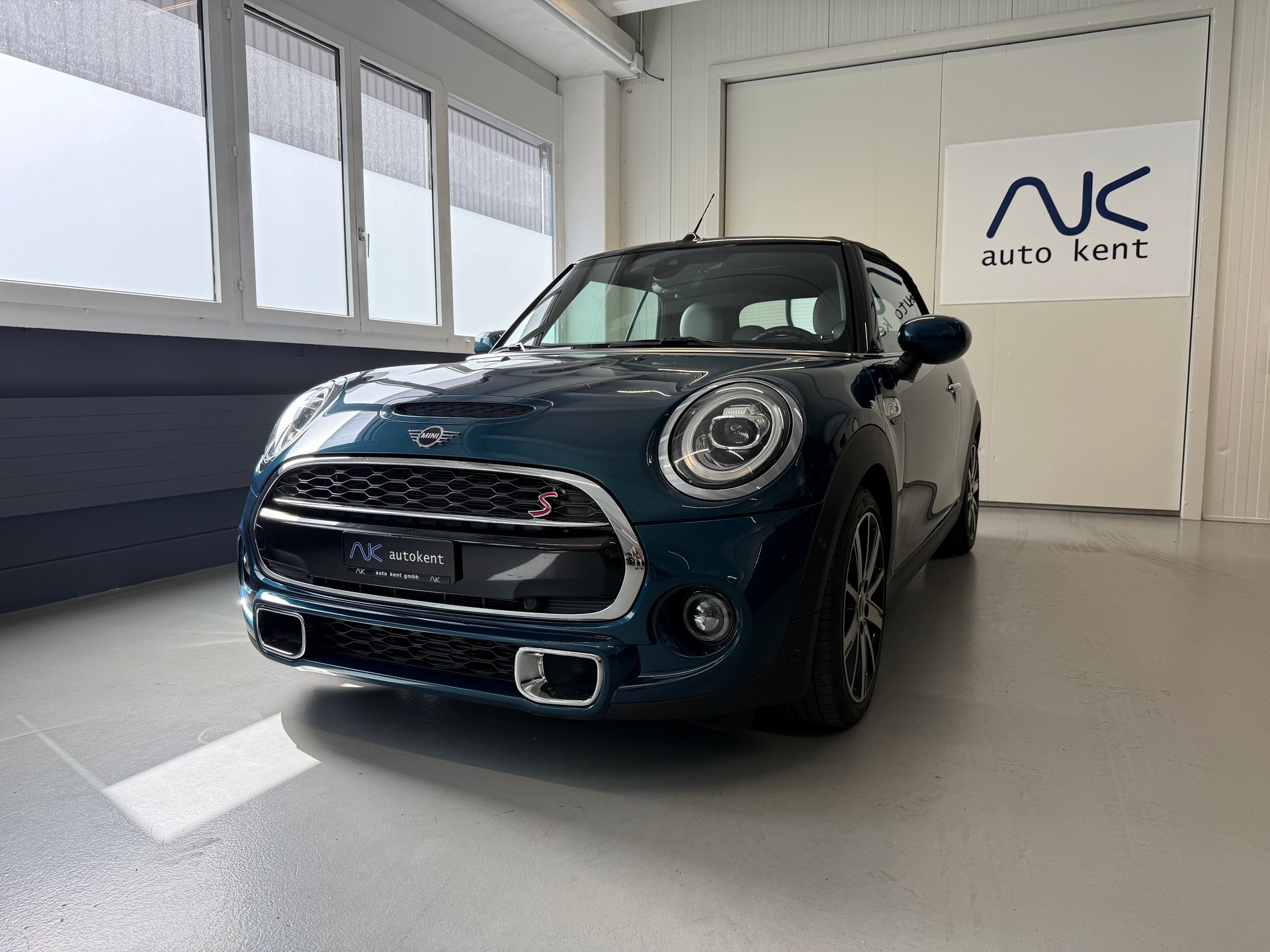 MINI Cooper S Cabriolet Sidewalk DKG-image-6