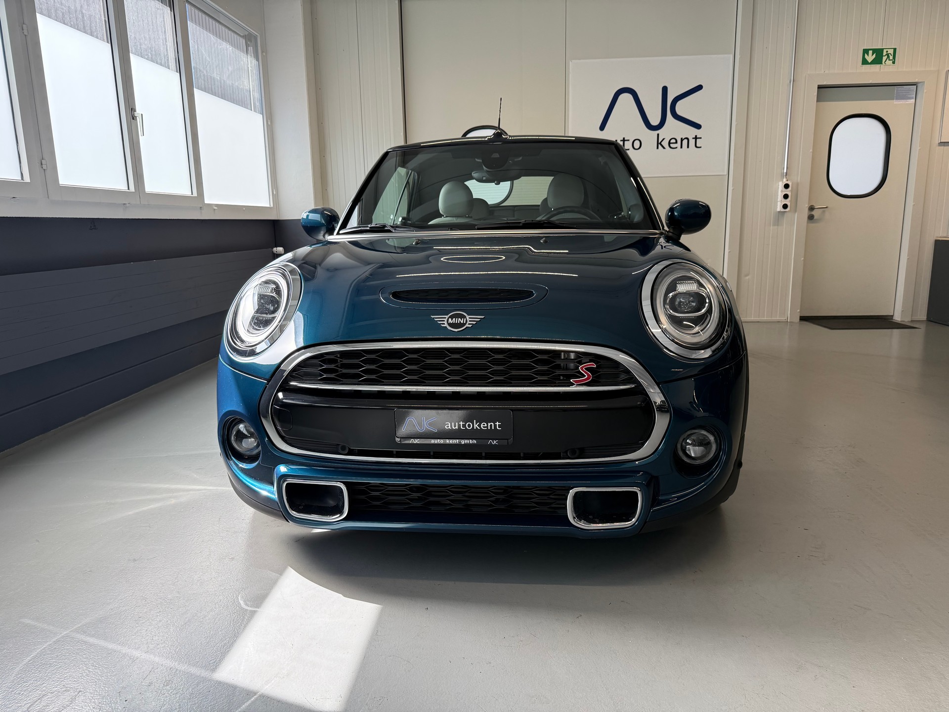 MINI Cooper S Cabriolet Sidewalk DKG-image-7