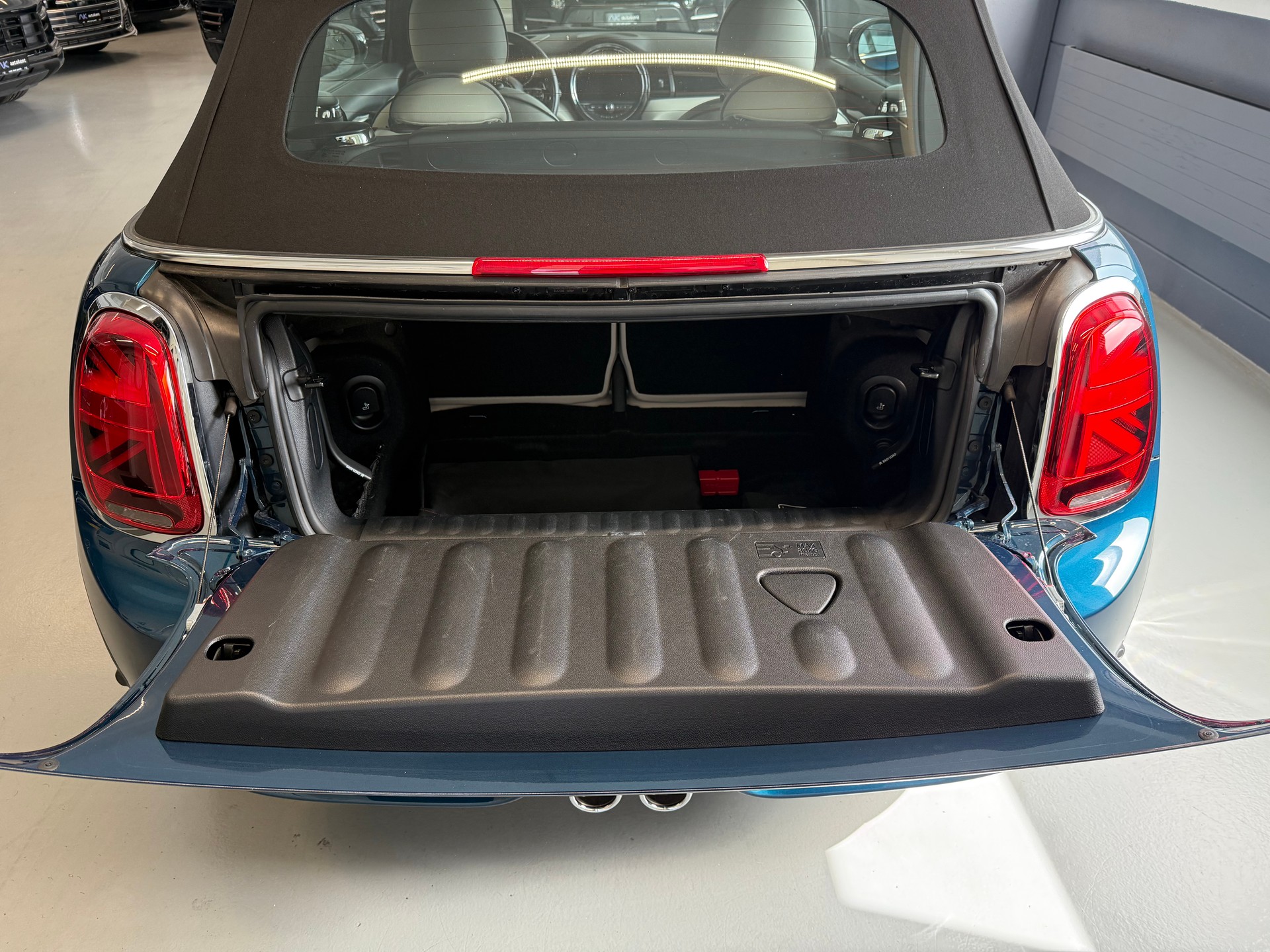MINI Cooper S Cabriolet Sidewalk DKG-image-11