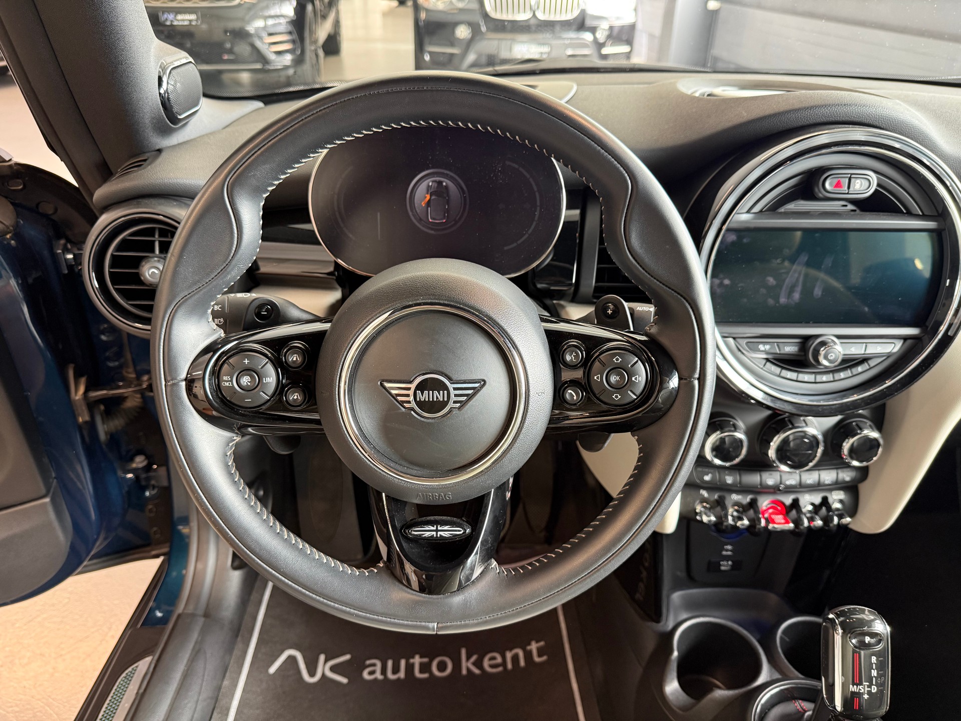 MINI Cooper S Cabriolet Sidewalk DKG-image-13