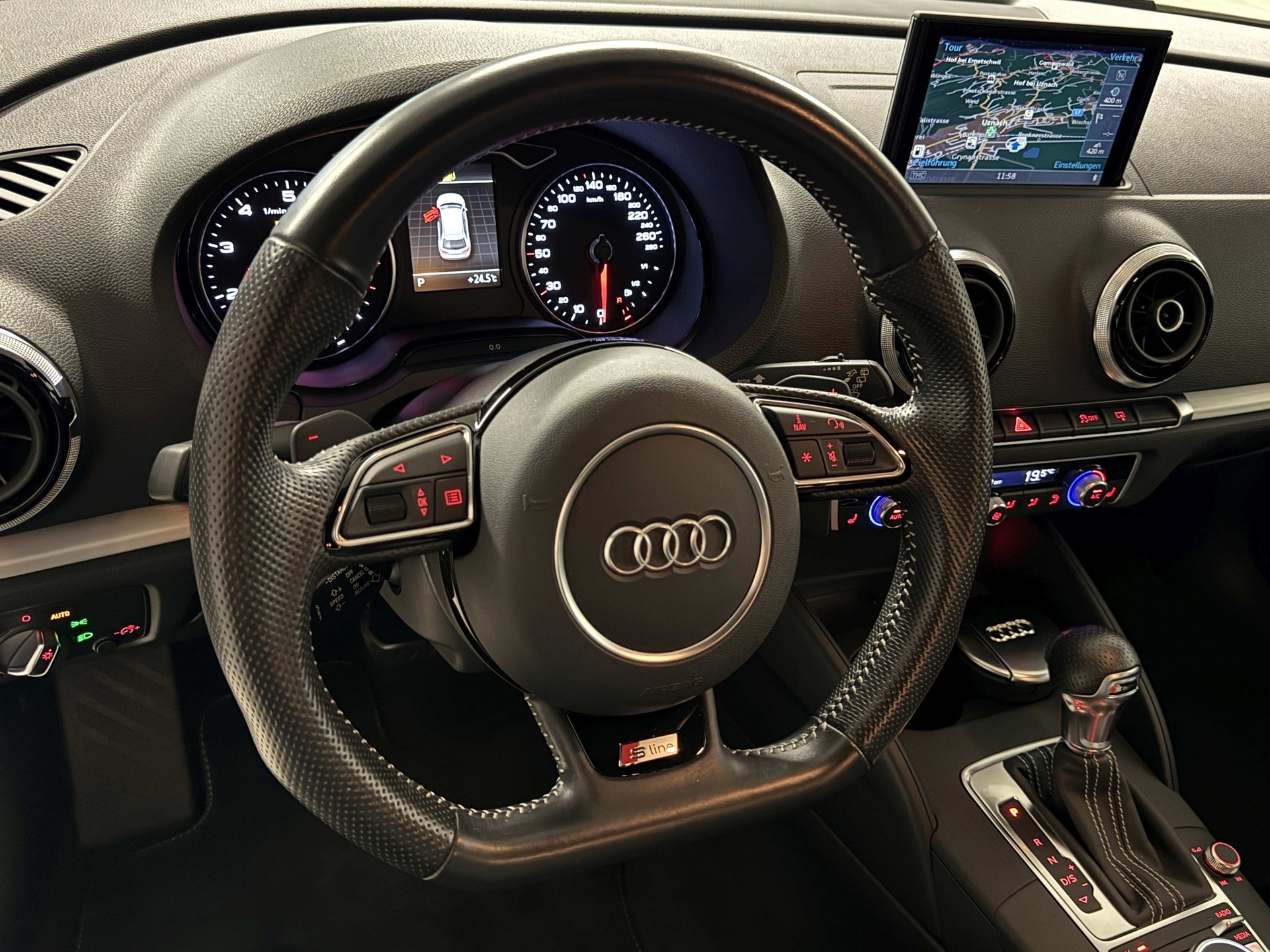 AUDI A3 Sportback 1.4 TFSI Ambition S-tronic-image-9