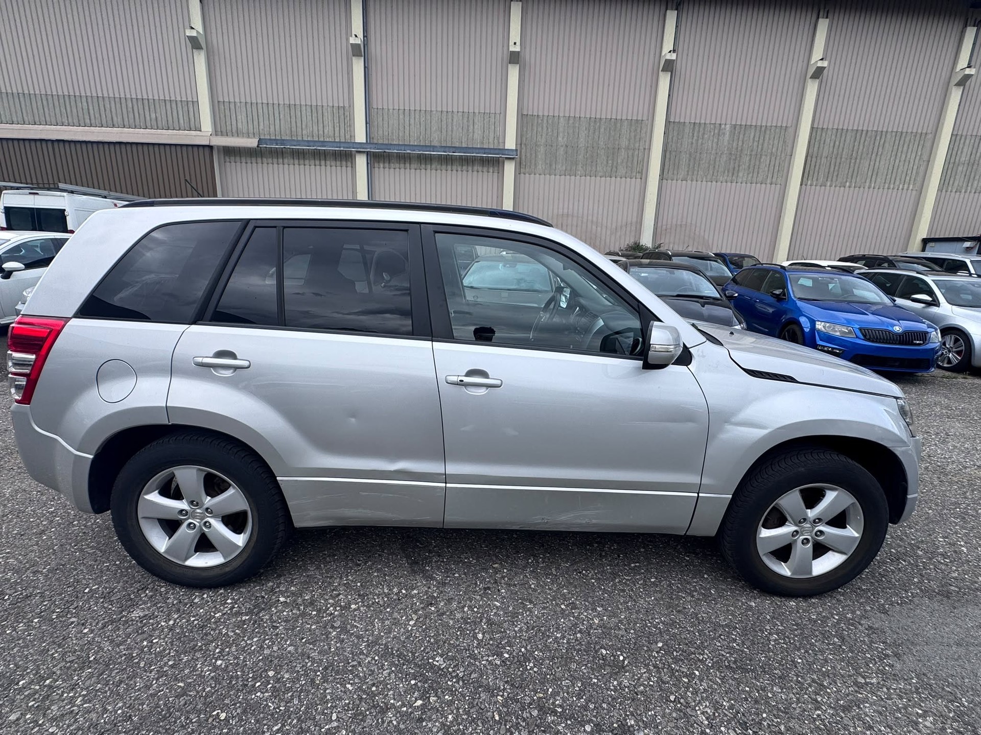 SUZUKI Grand Vitara 2.4 16V GL Top Automatic-image-4