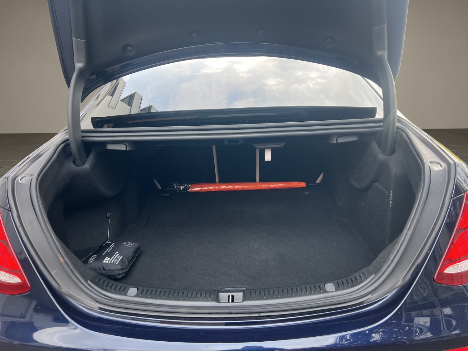 MERCEDES-BENZ E-Klasse W213 E 450 Avantgarde 4matic-image-17