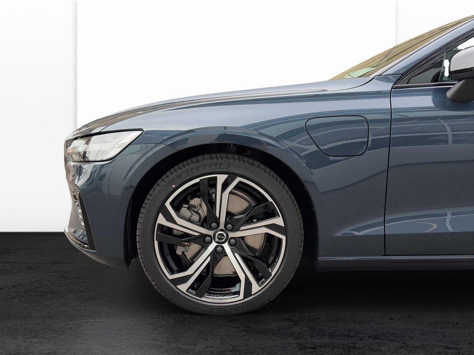 VOLVO V60 2.0 T6 TE Ultra Dark eAWD-image-19