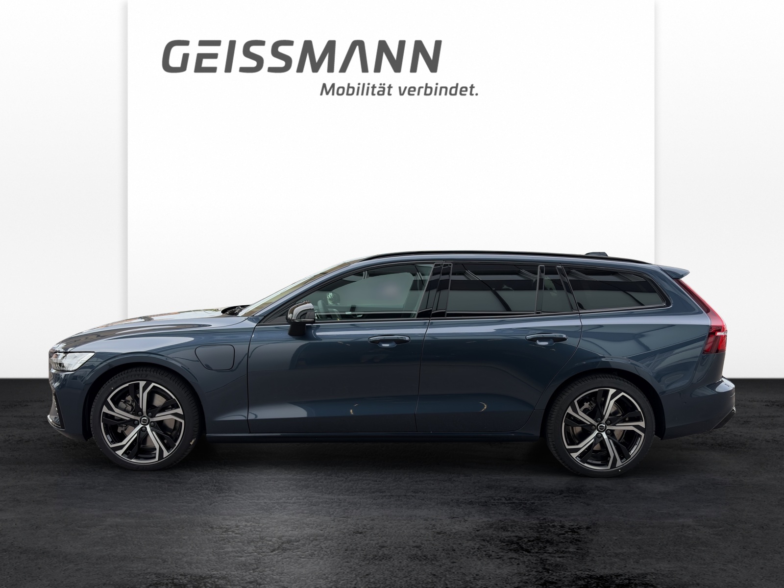 VOLVO V60 2.0 T6 TE Ultra Dark eAWD-image-2
