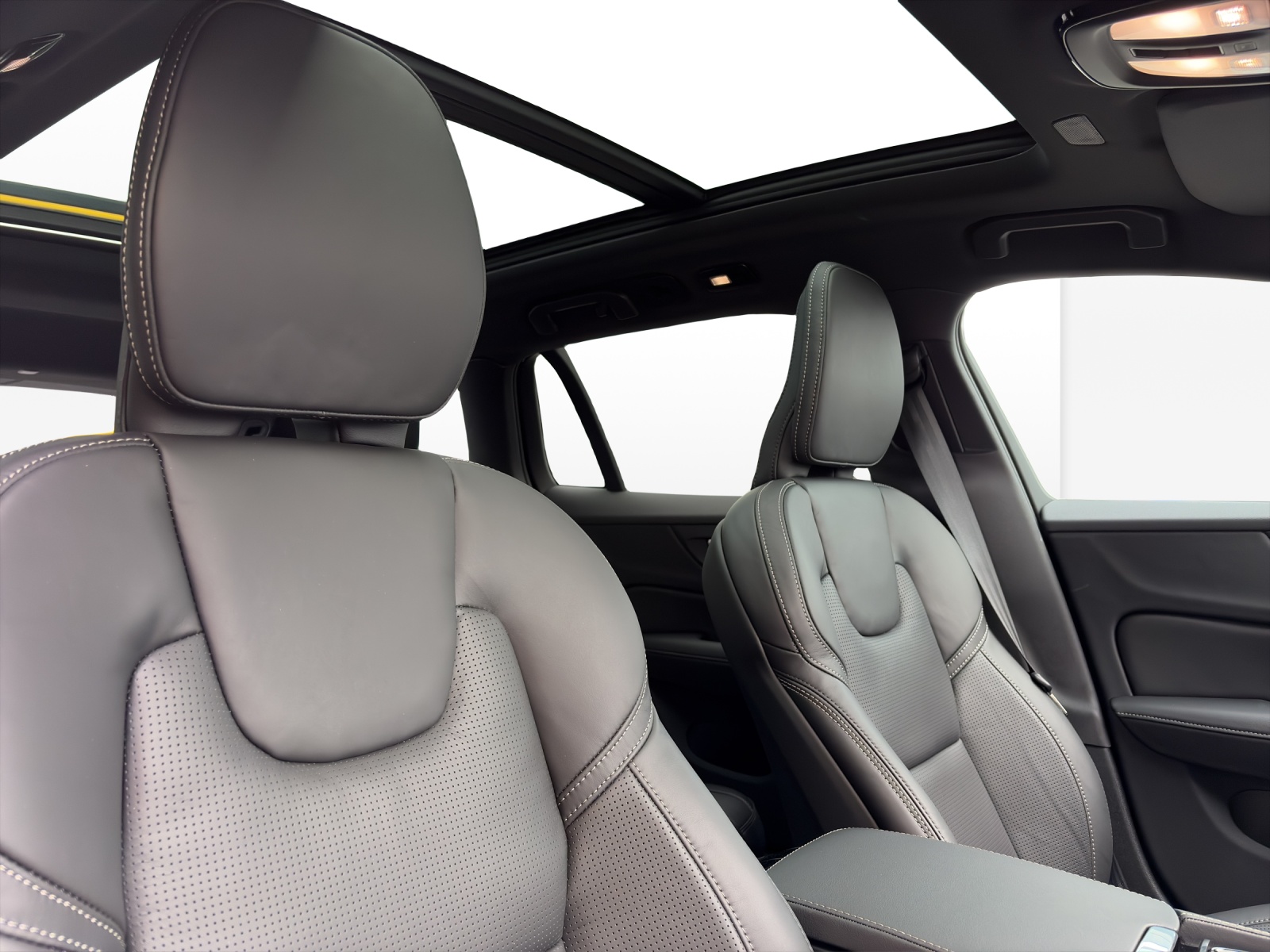 VOLVO V60 2.0 T6 TE Ultra Dark eAWD-image-17