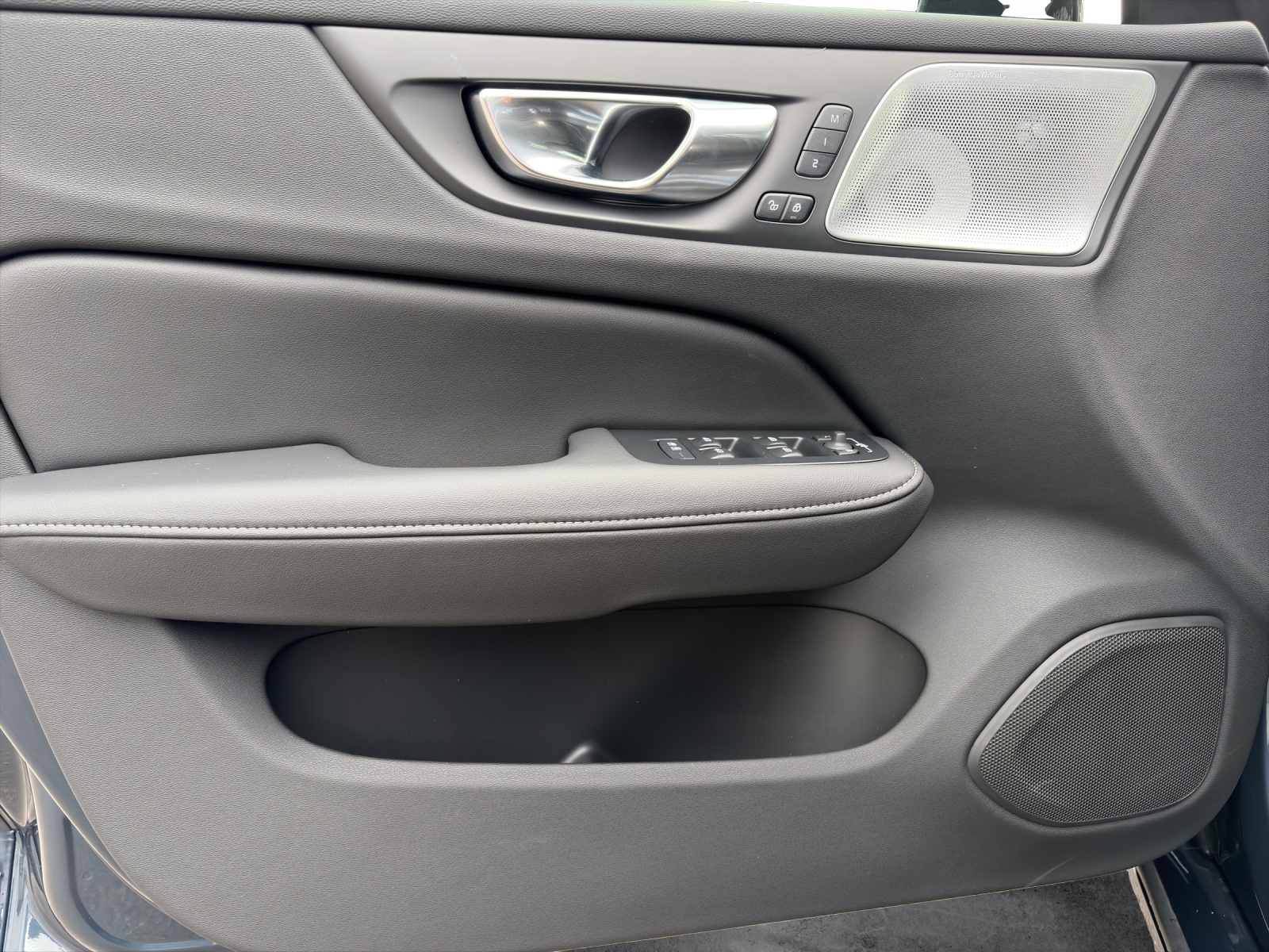 VOLVO V60 2.0 T6 TE Ultra Dark eAWD-image-14