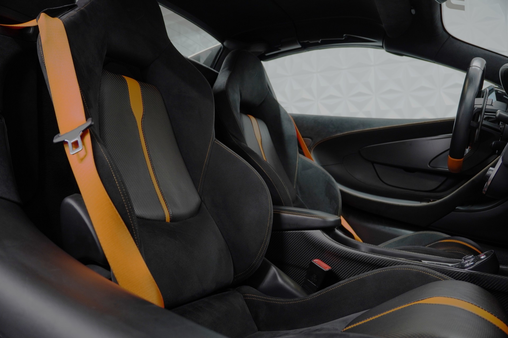 McLAREN 570S Spider 3.8 V8 SSG-image-11