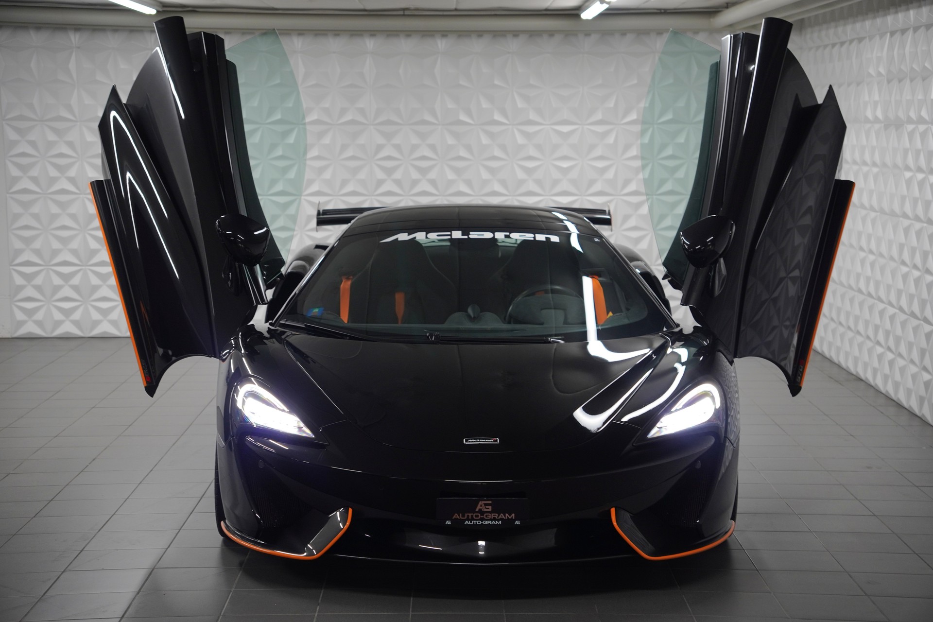 McLAREN 570S Spider 3.8 V8 SSG-image-23