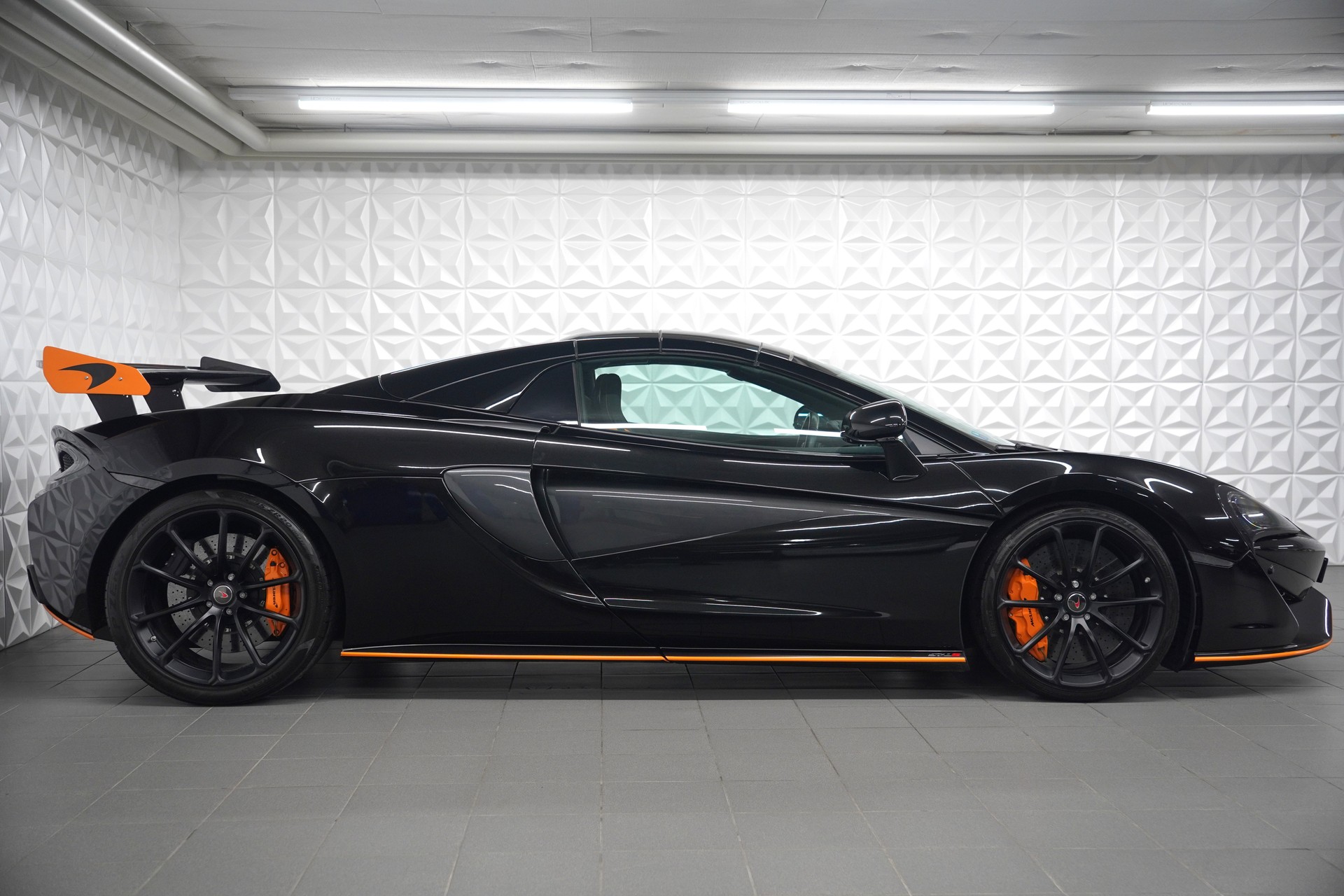 McLAREN 570S Spider 3.8 V8 SSG-image-5