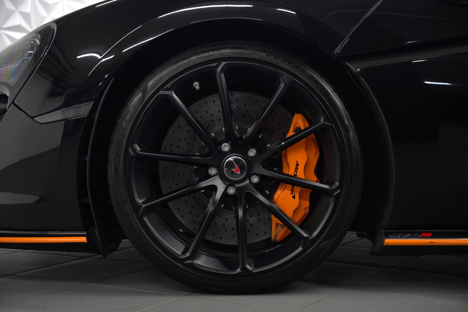 McLAREN 570S Spider 3.8 V8 SSG-image-8