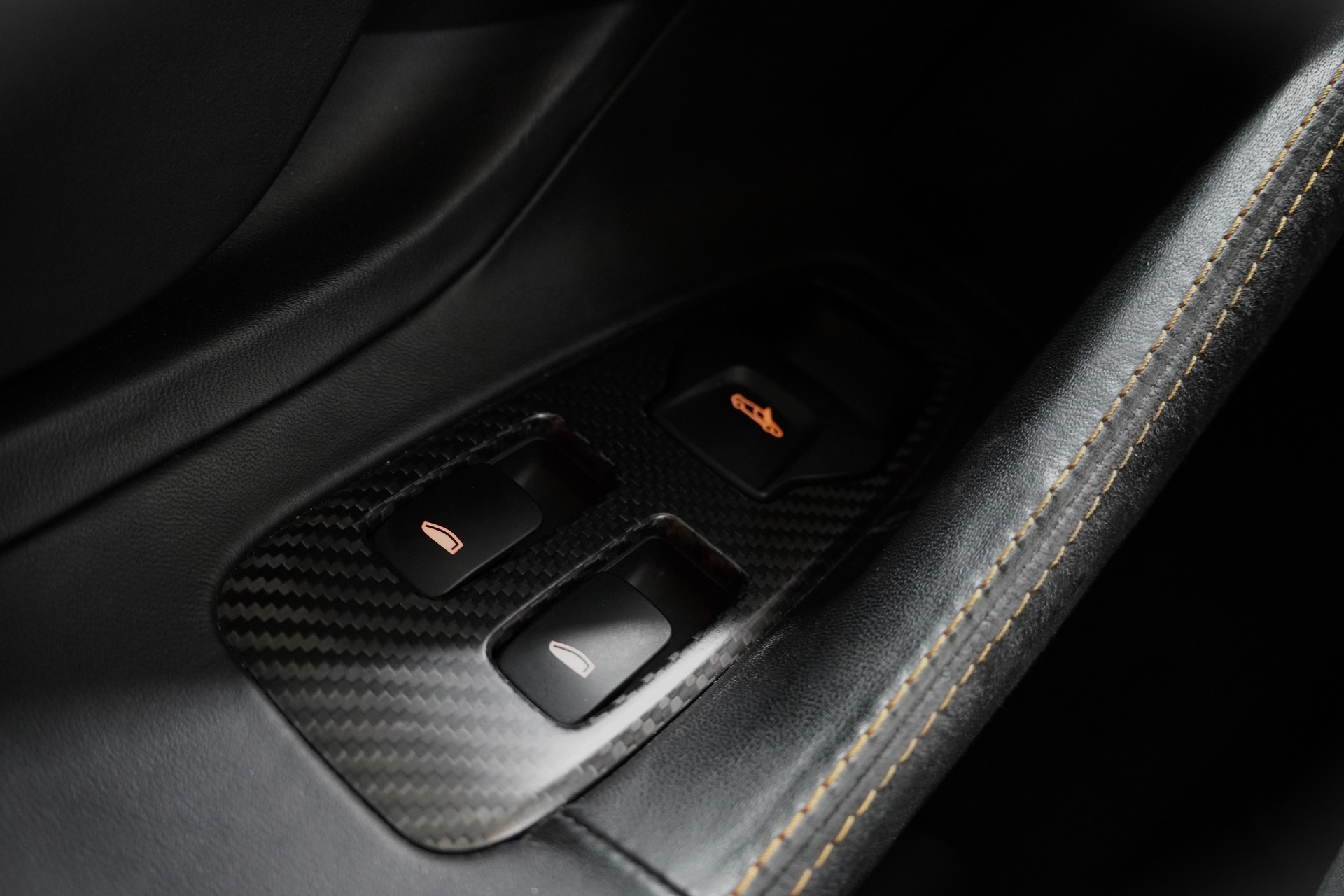 McLAREN 570S Spider 3.8 V8 SSG-image-18