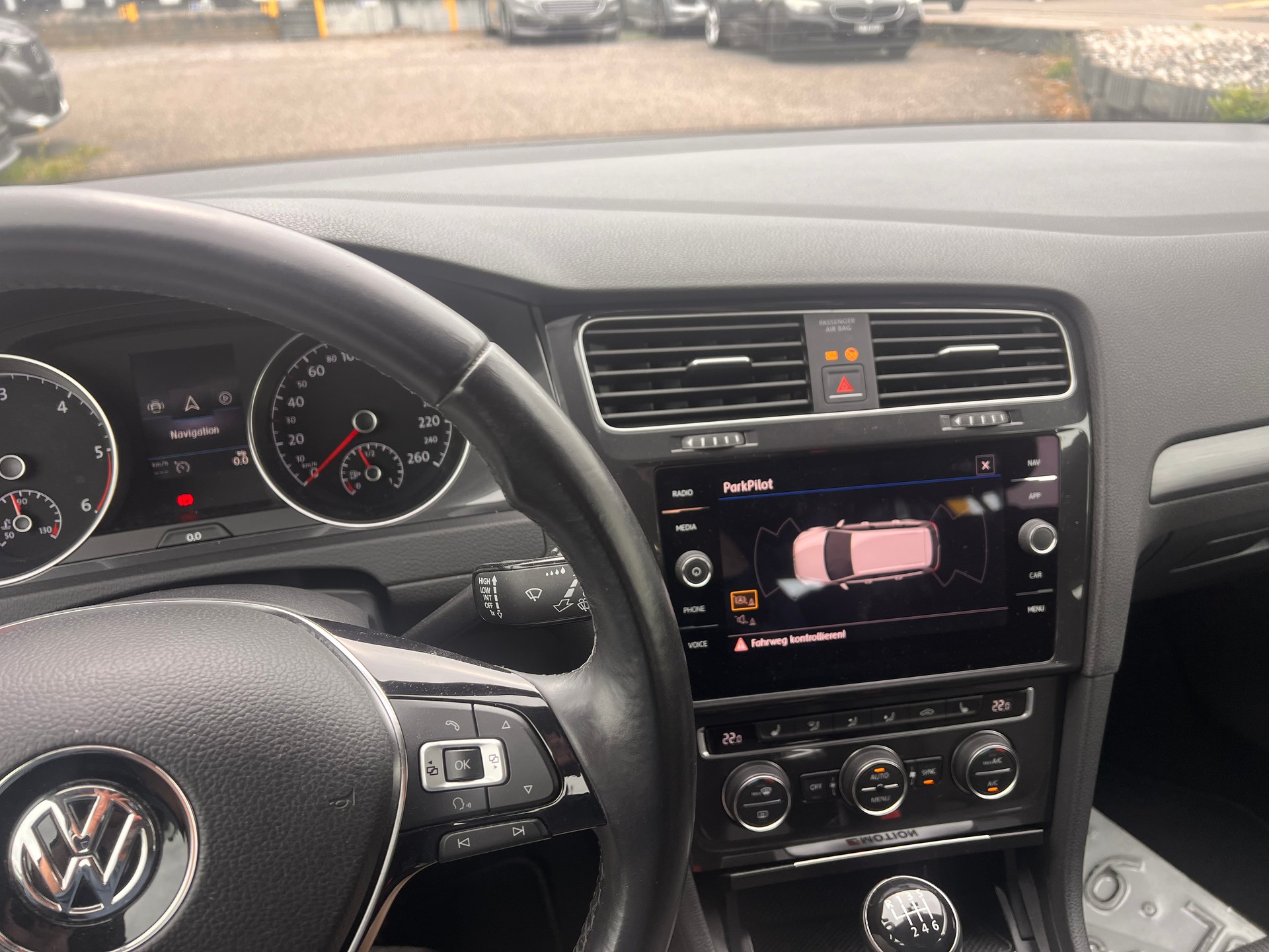 VW Golf Variant 2.0 TDI Comfortline 4Motion-image-12