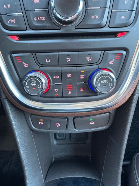 OPEL Mokka 1.4i 16V Turbo Cosmo 4WD-image-14