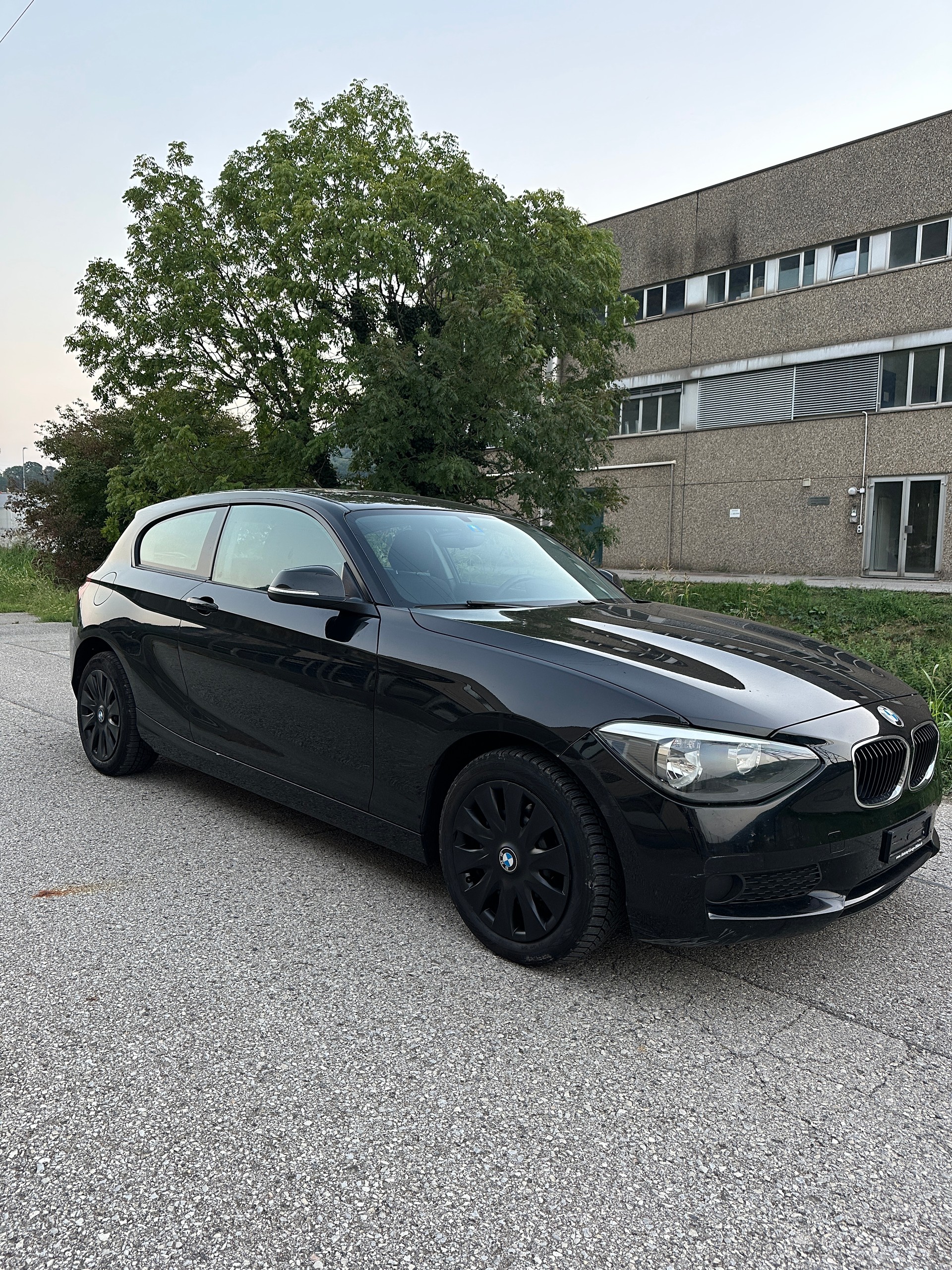 BMW 114i 1.6 Benzina-image-1