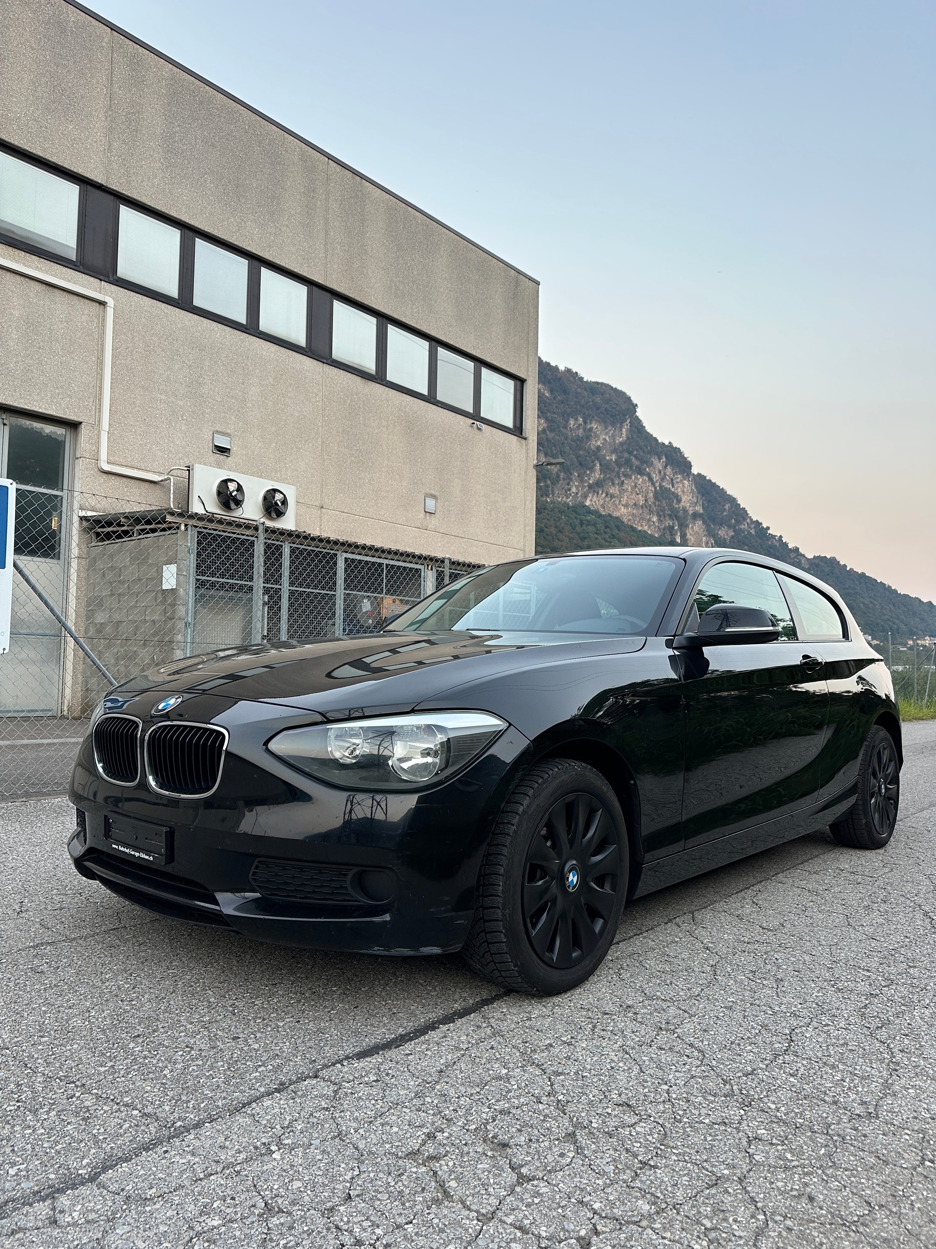 BMW 114i 1.6 Benzina-image-0