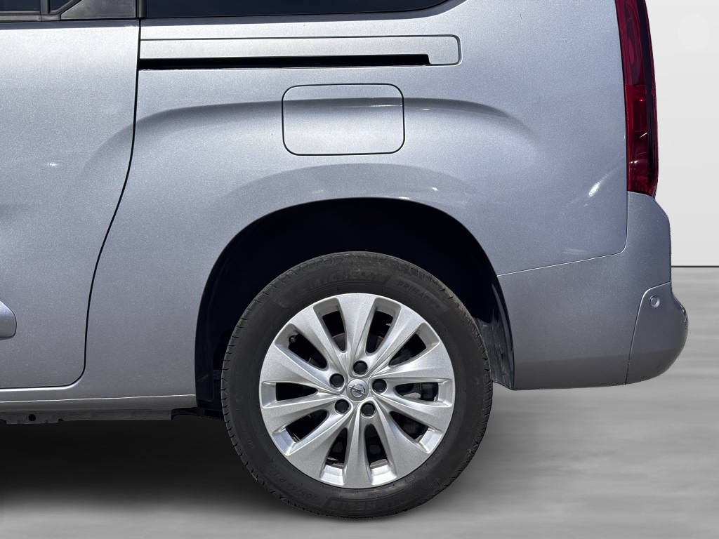 OPEL Combo Life 1.5 D Ultimate S/S 7 places-image-5