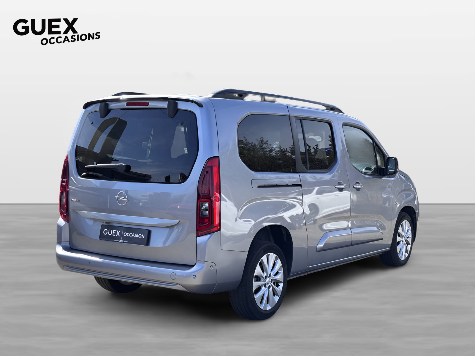 OPEL Combo Life 1.5 D Ultimate S/S 7 places-showroom-element-3