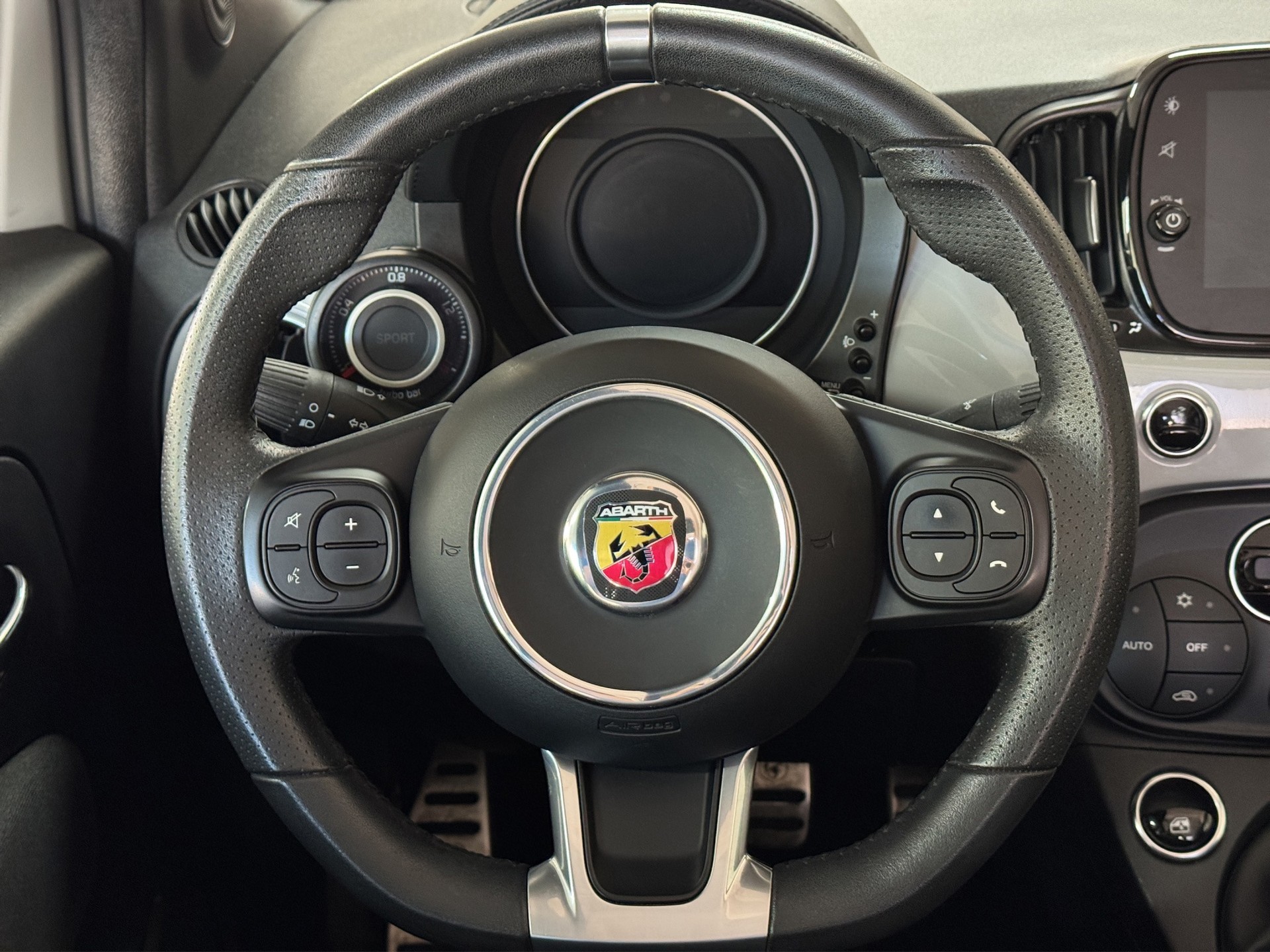 FIAT 595C 1.4 Turbo Abarth "Campovolo Grau-Bi-Xenon"-image-15