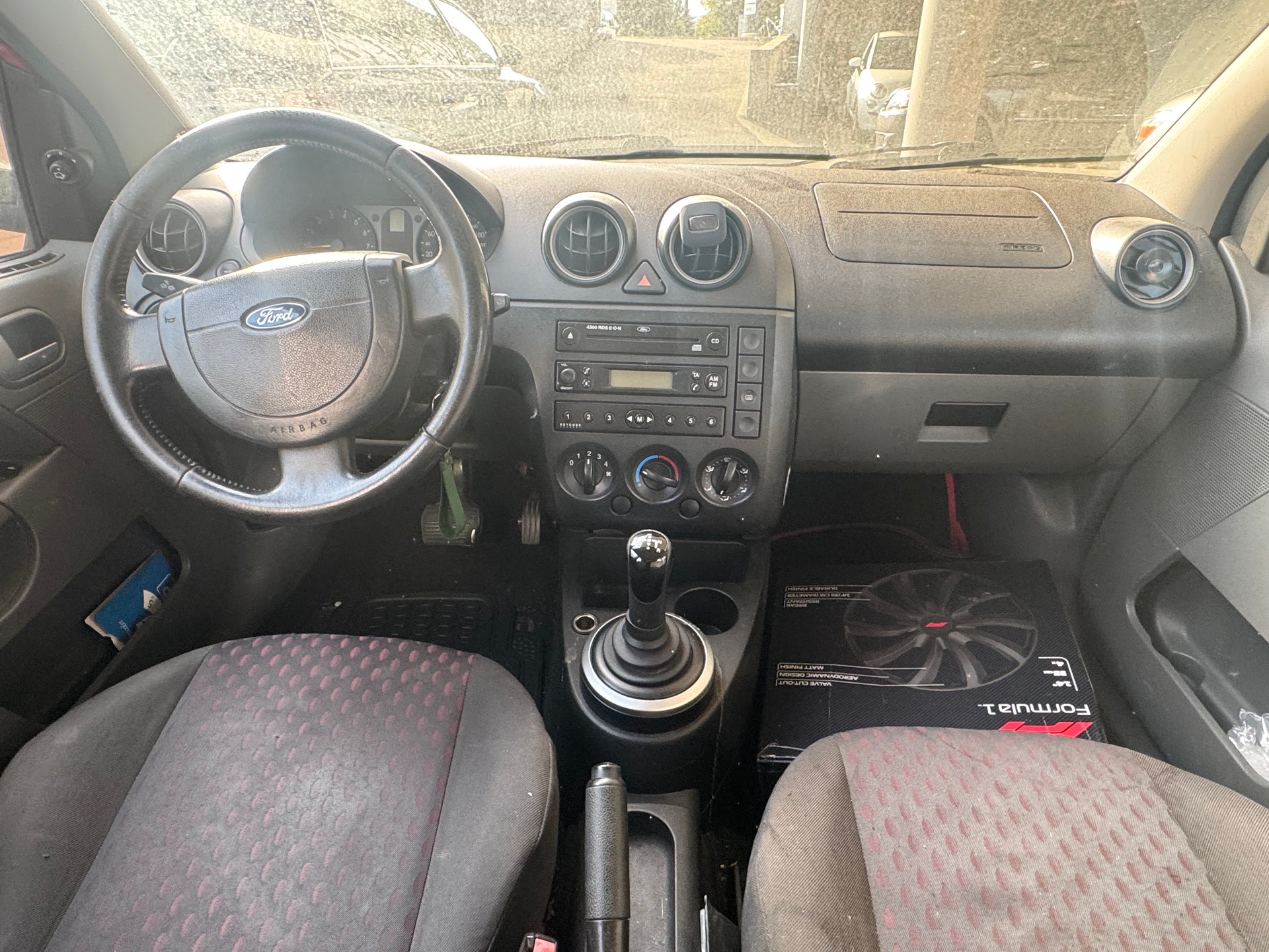 FORD Fiesta 1.4 16V Trend-image-2
