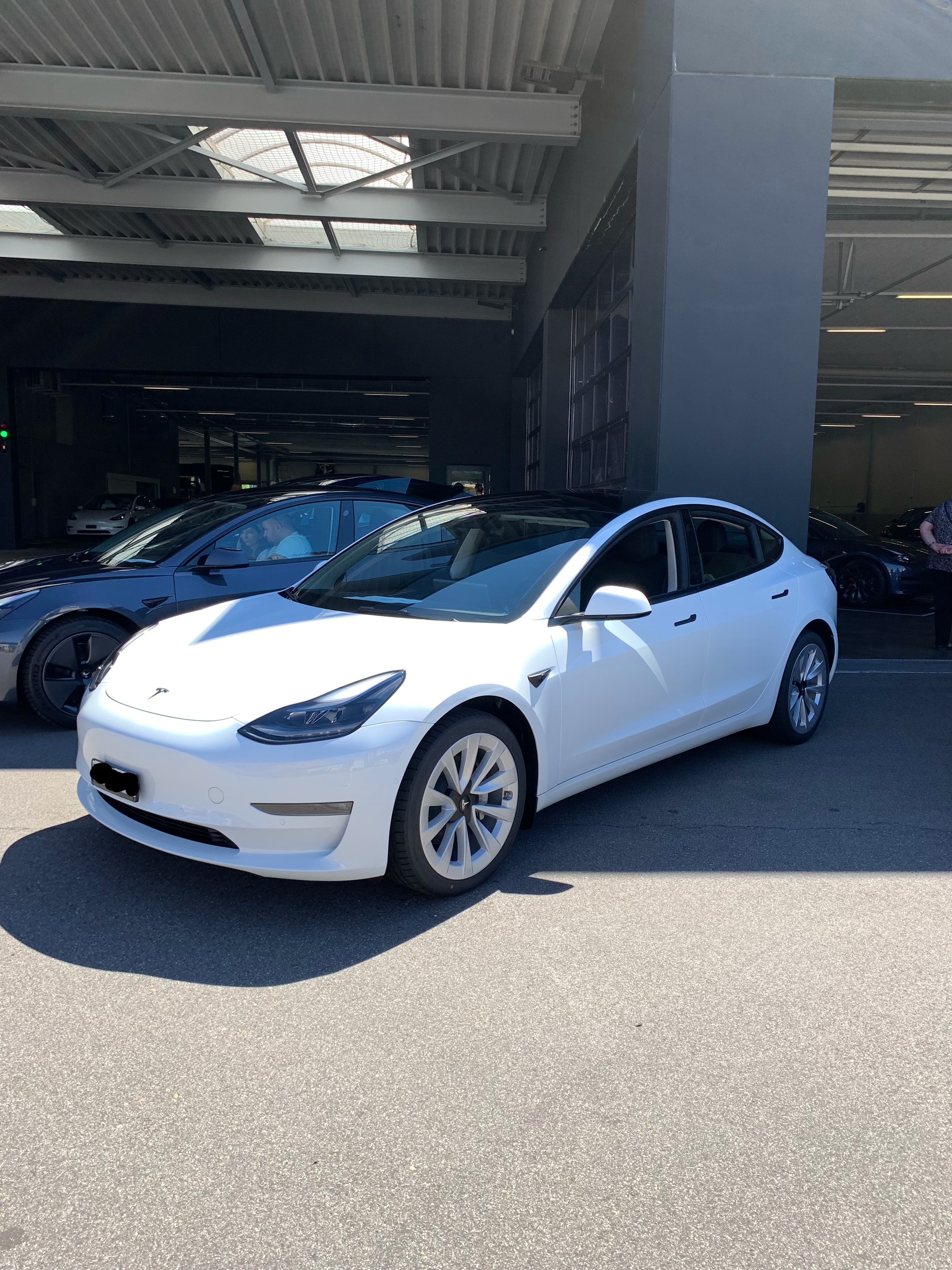 TESLA LR AWD nur 43’000 km | 96% Batteriekapazität | Enhanced Autopilot | USS | 2 Radsätze