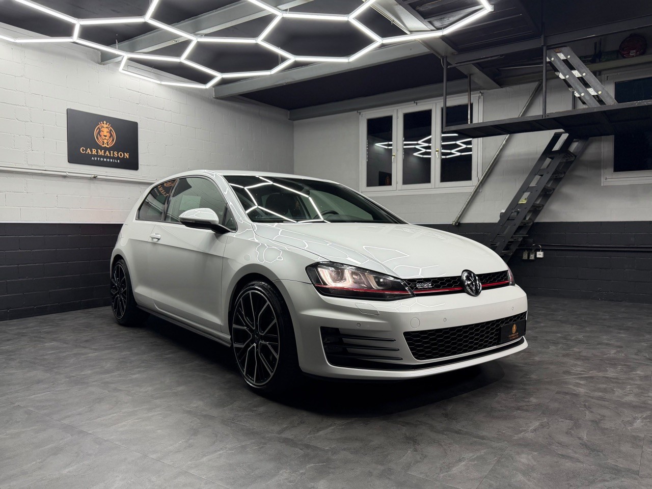 VW Golf 2.0 TSI GTI Performance | CH-Auto-image-0