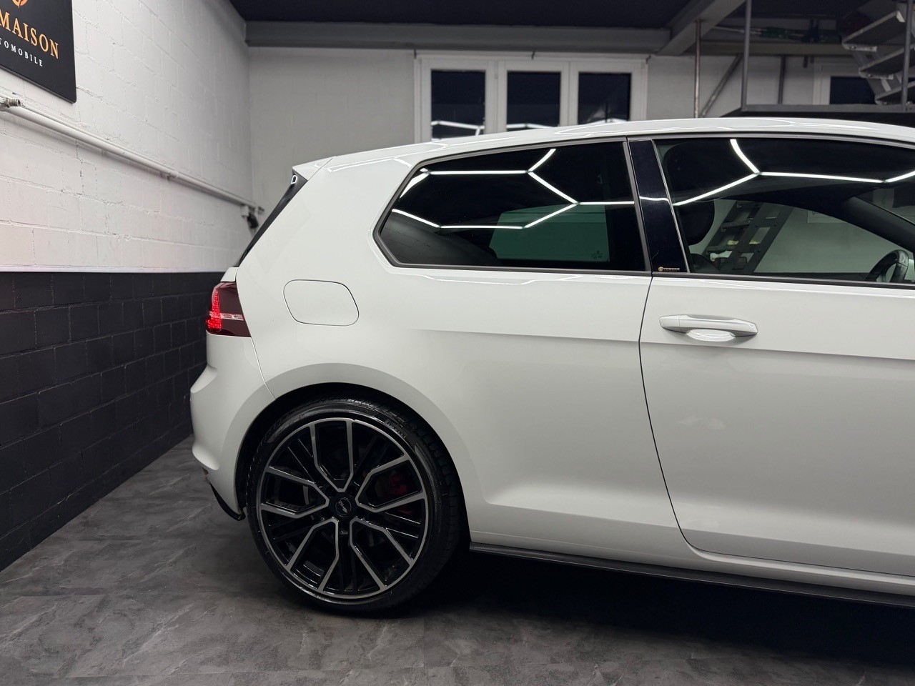 VW Golf 2.0 TSI GTI Performance | CH-Auto-image-4